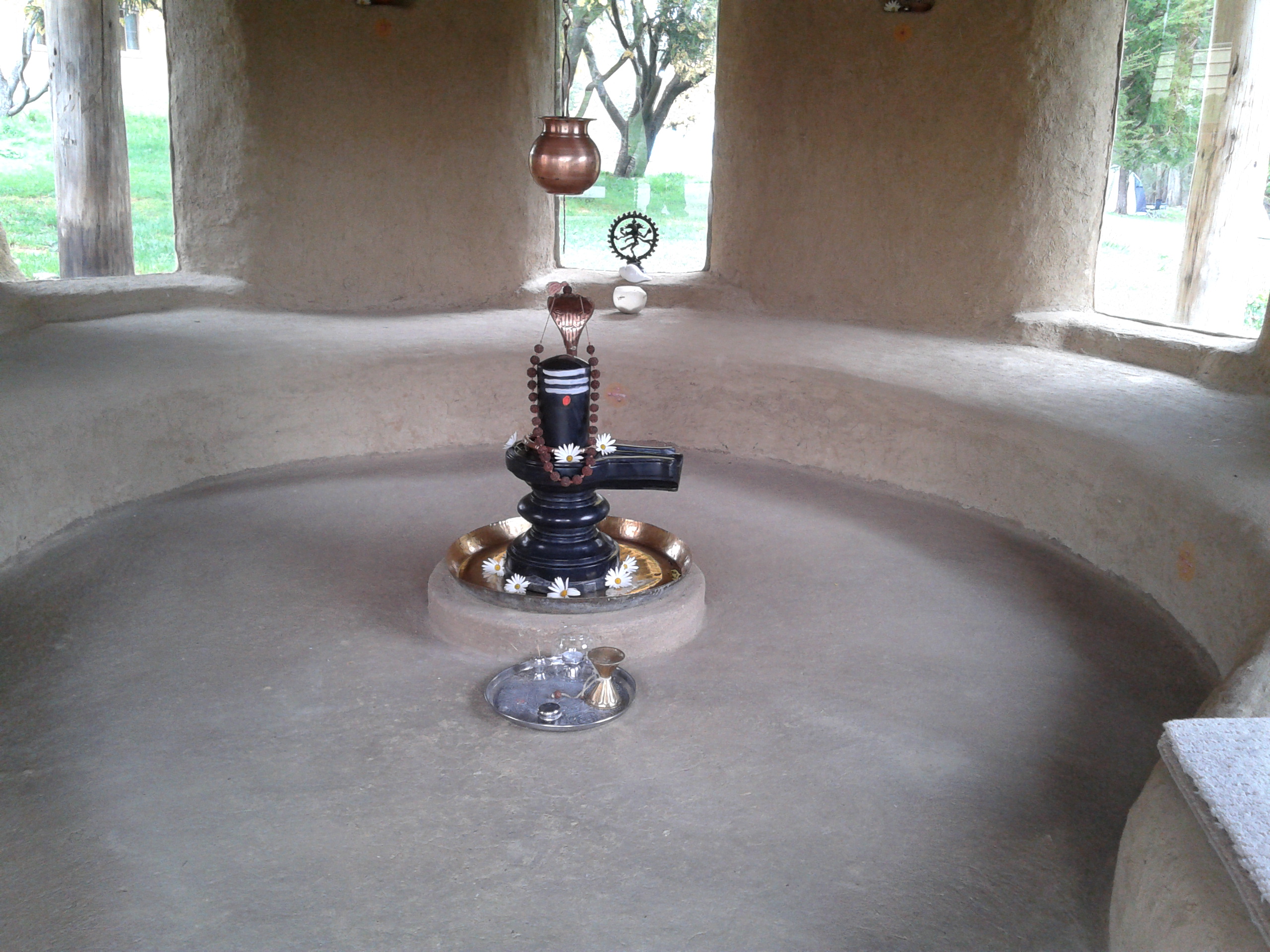 File:Shiva lingam