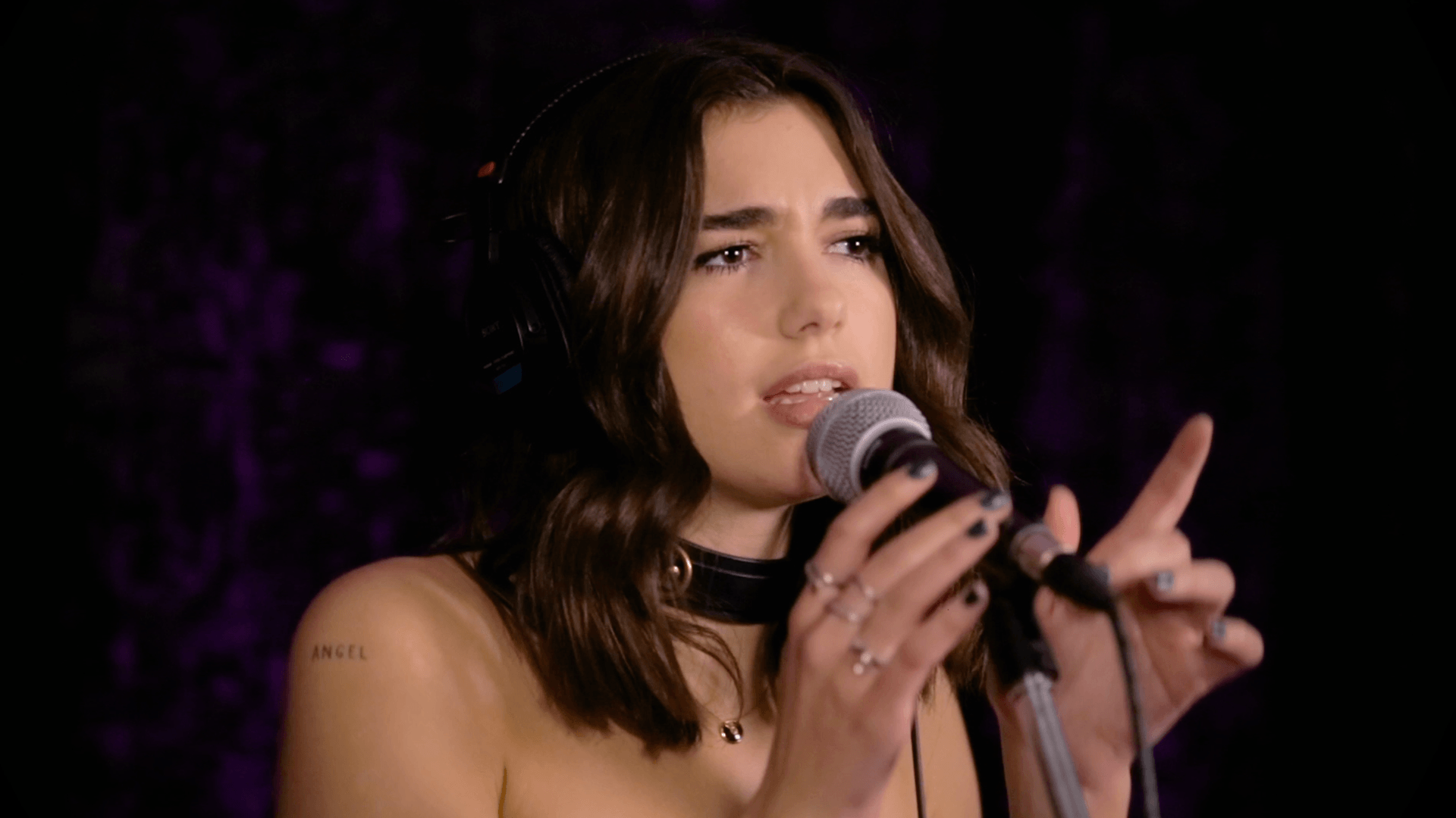 Dua Lipa Performs ‘Blow Your Mind