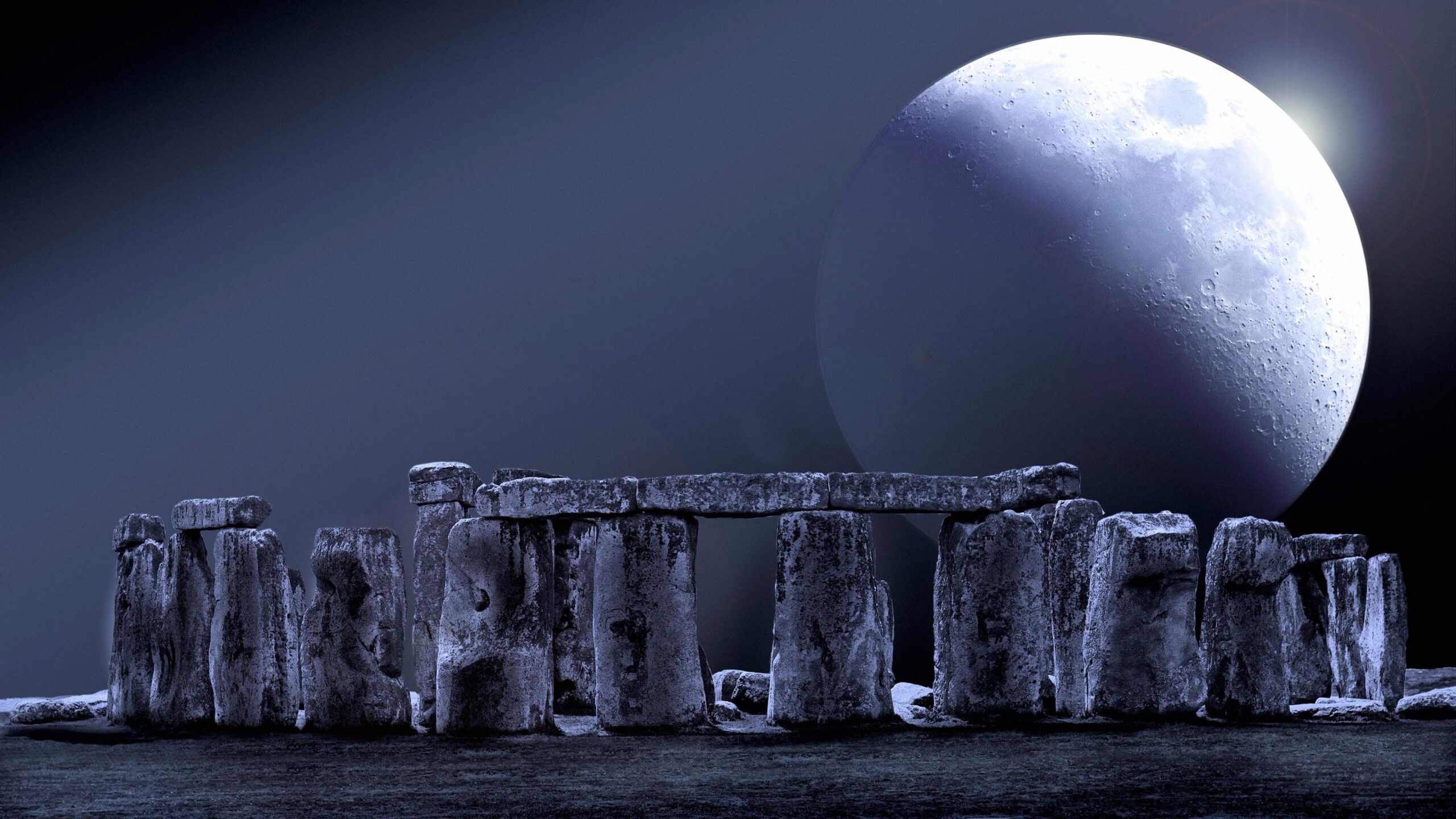 Stonehenge With An Enormous Full Moon 4K UltraHD Wallpapers