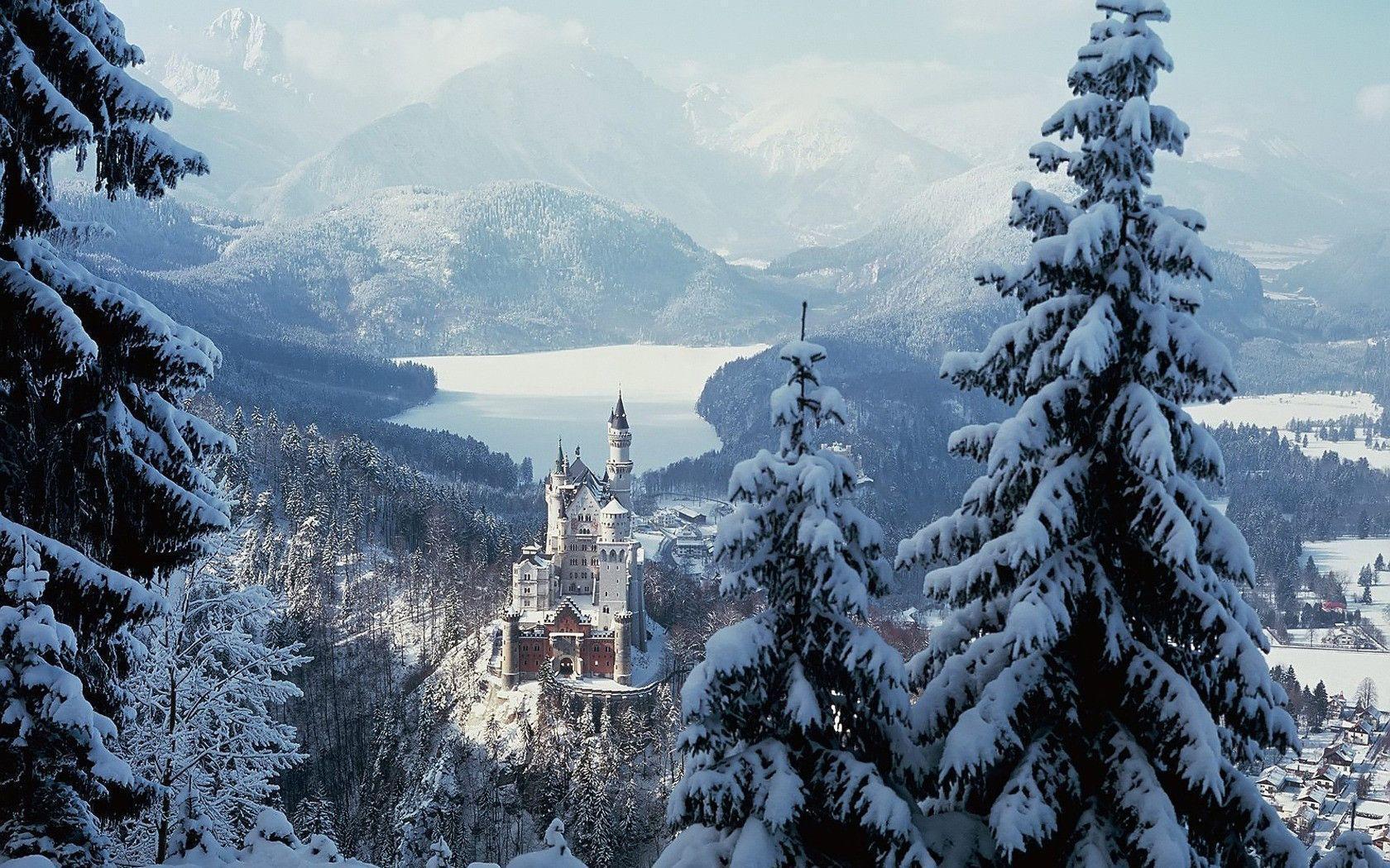 Neuschwanstein Castle Wallpapers