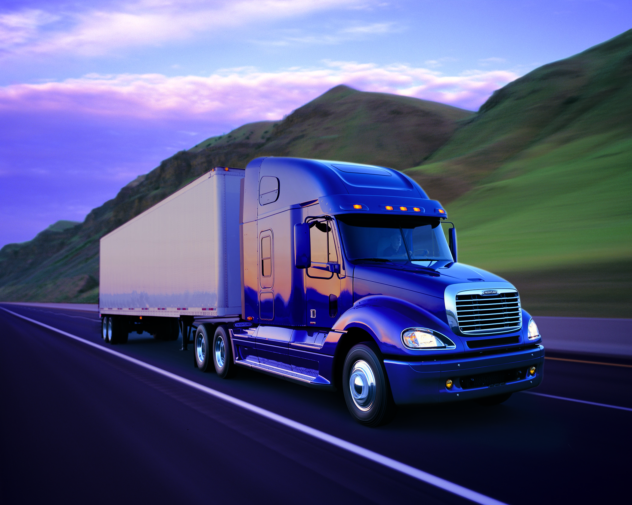 Freightliner Columbia 03 wallpapers