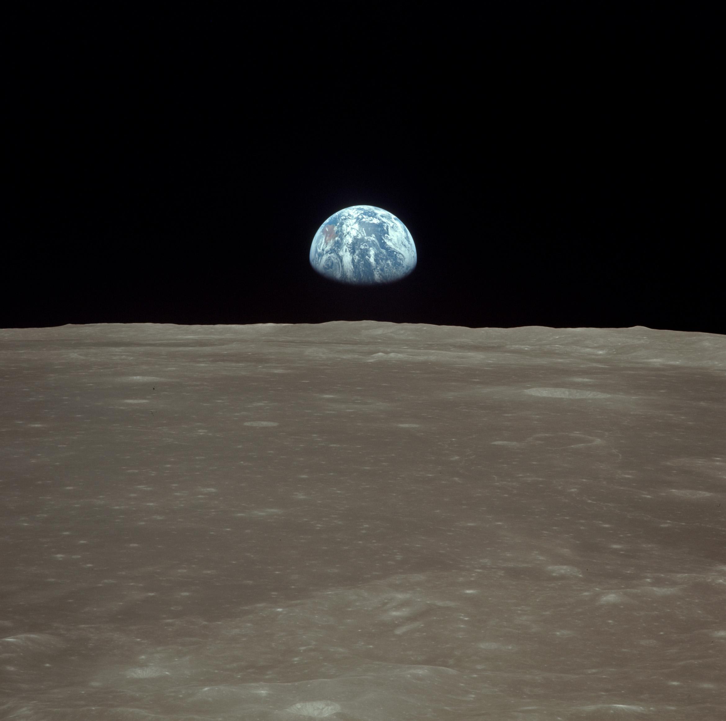 Earthrise [] : space