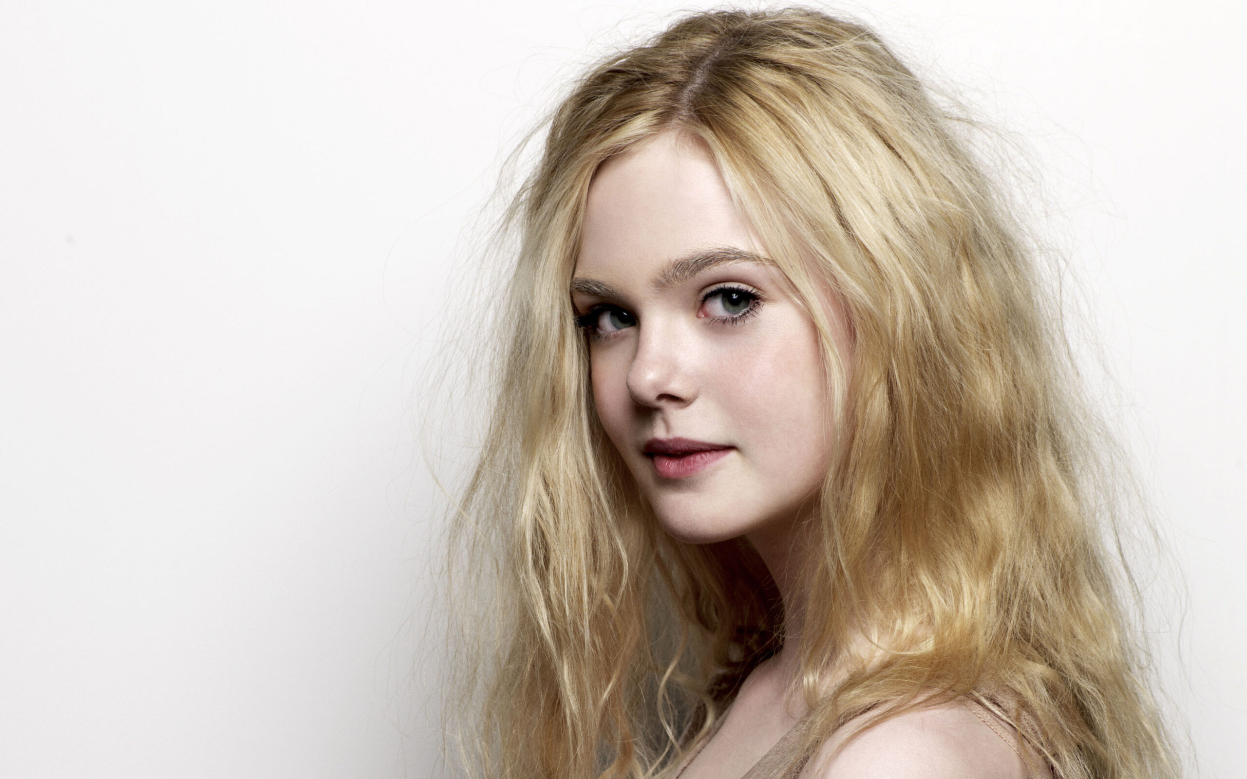 64+ Elle Fanning Wallpapers