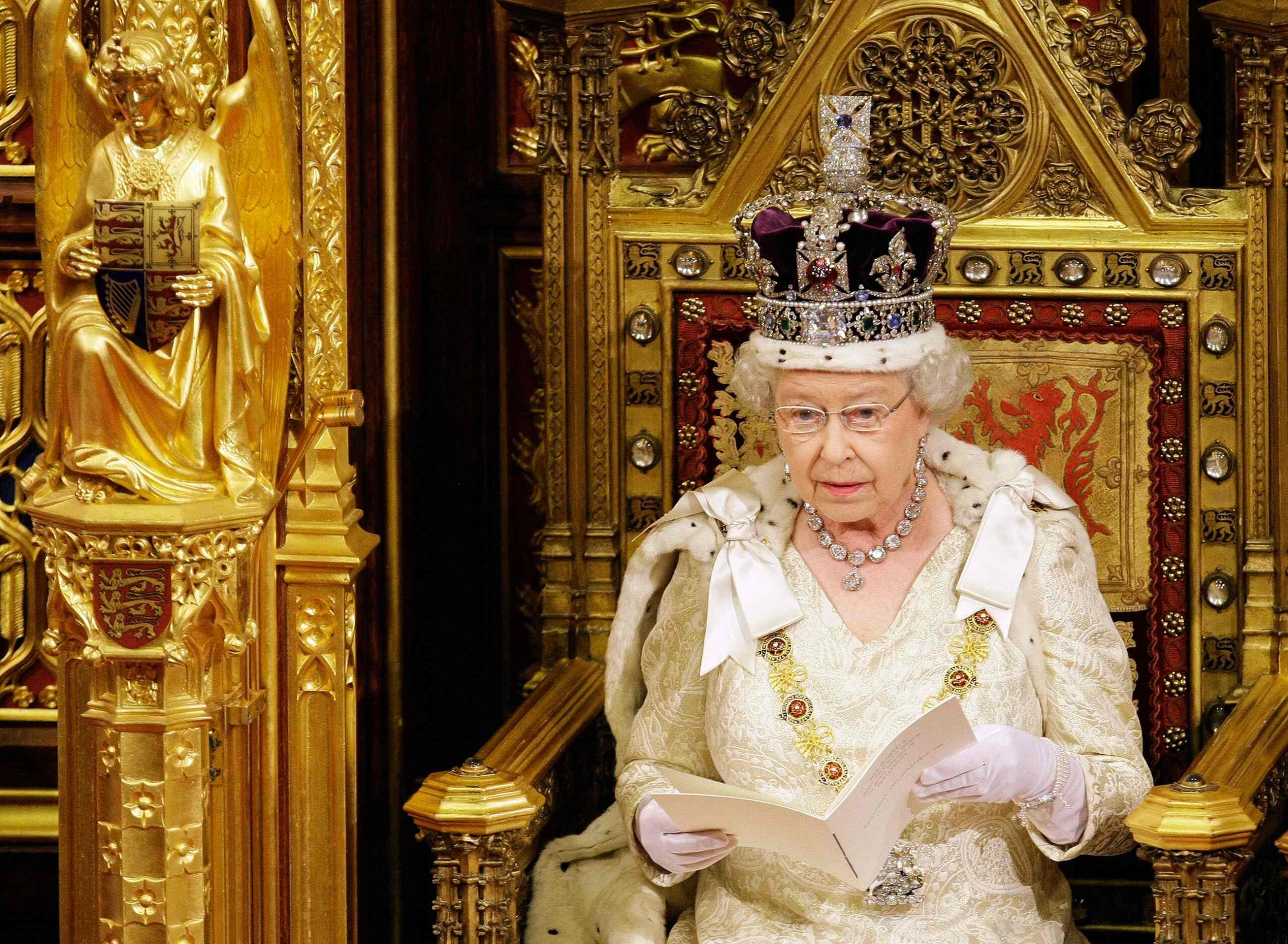 18 Queen Elizabeth II HD Wallpapers