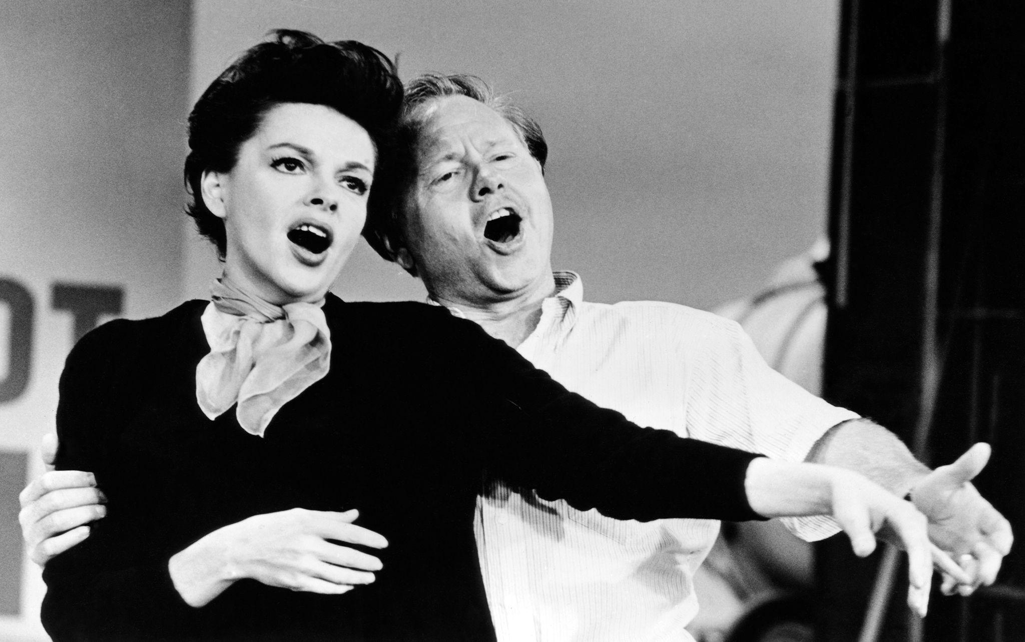 Judy Garland and Mickey Rooney wallpapers 2018 in Woman