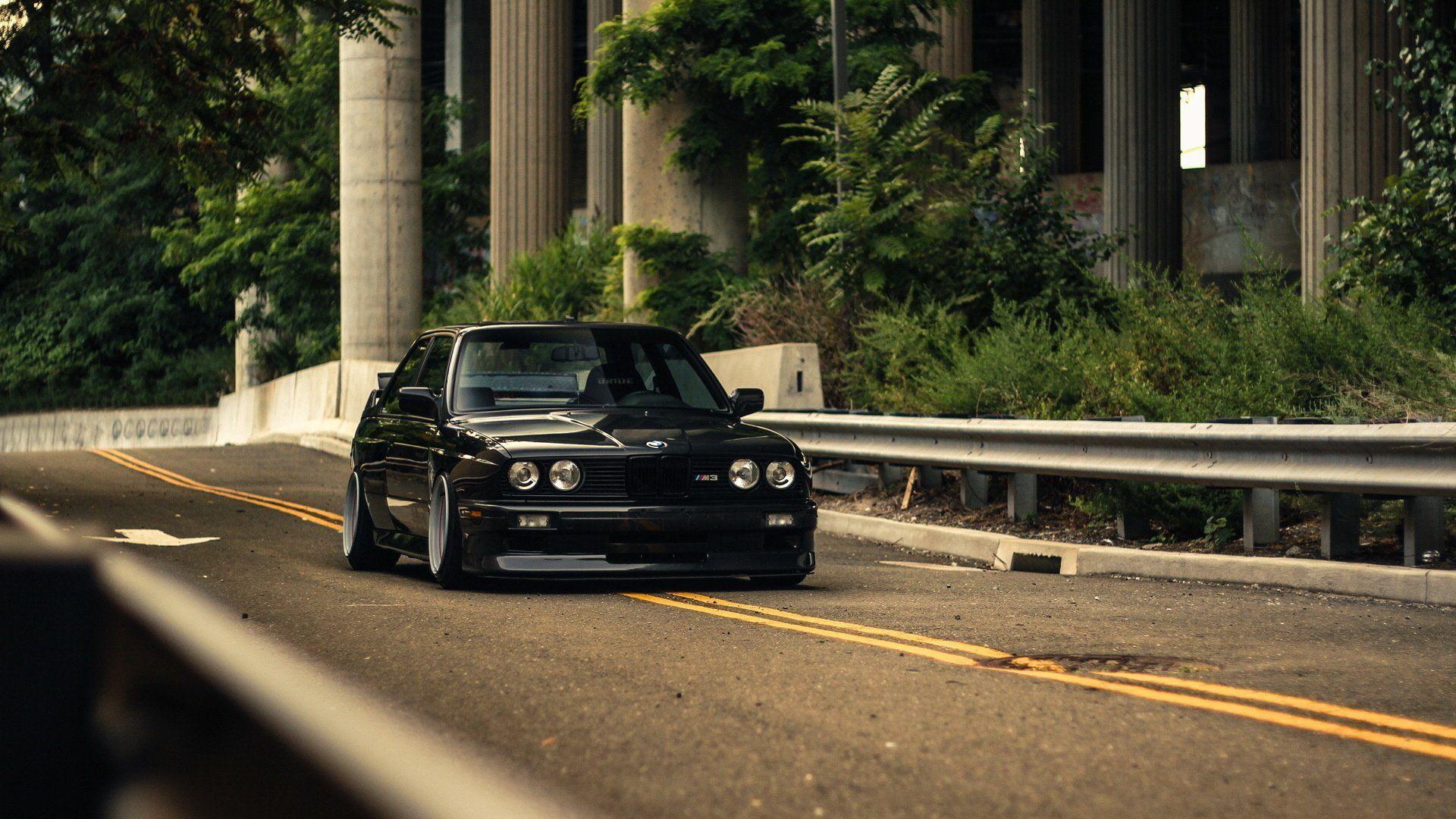 BMW E30 Wallpapers 07