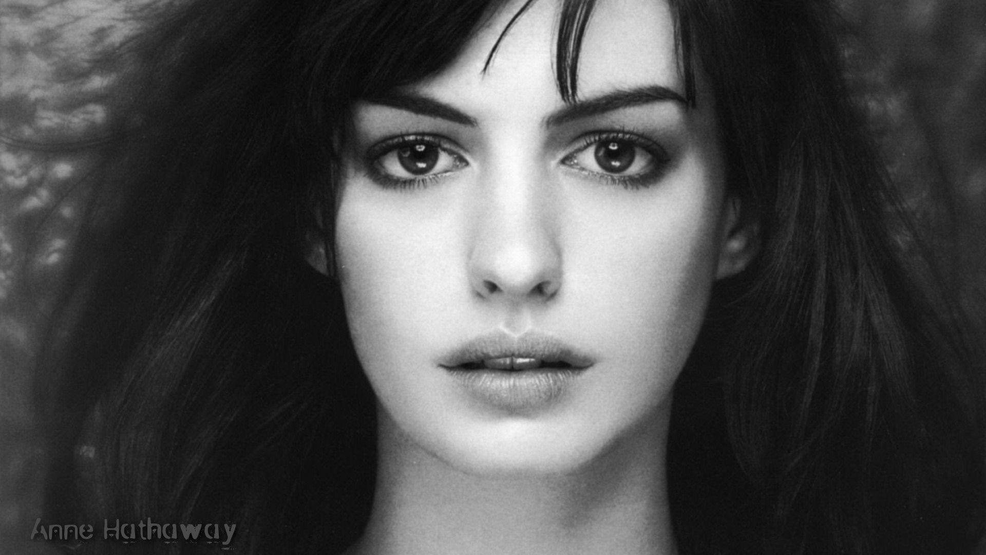 Anne Hathaway Wallpapers