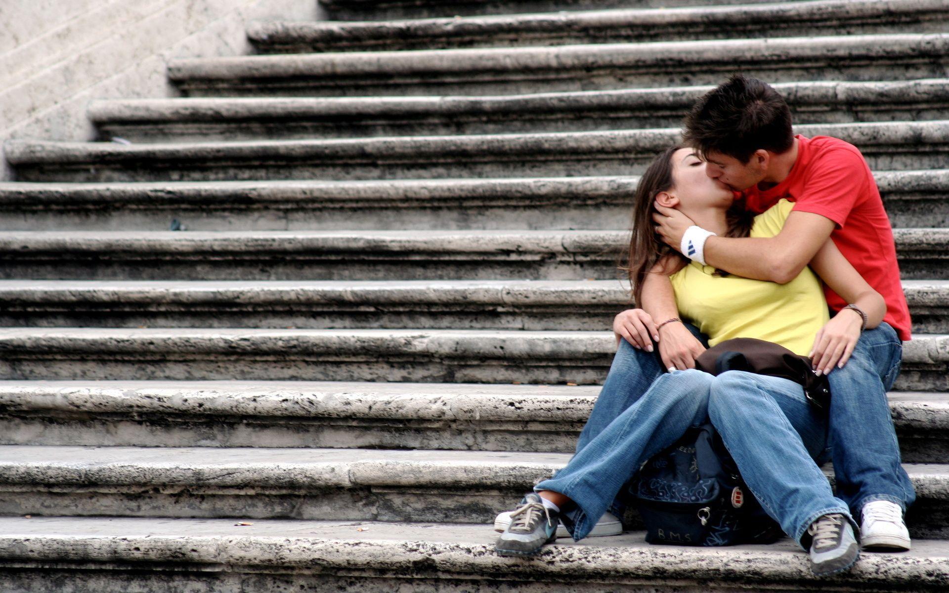 Happy World Kiss Day: Kissing HD wallpapers collection