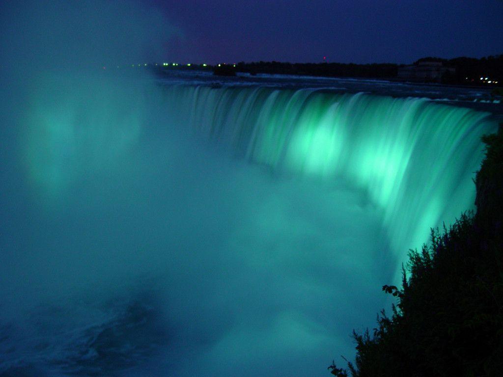 Niagara Falls Green At Night Wallpapers Wallpapers