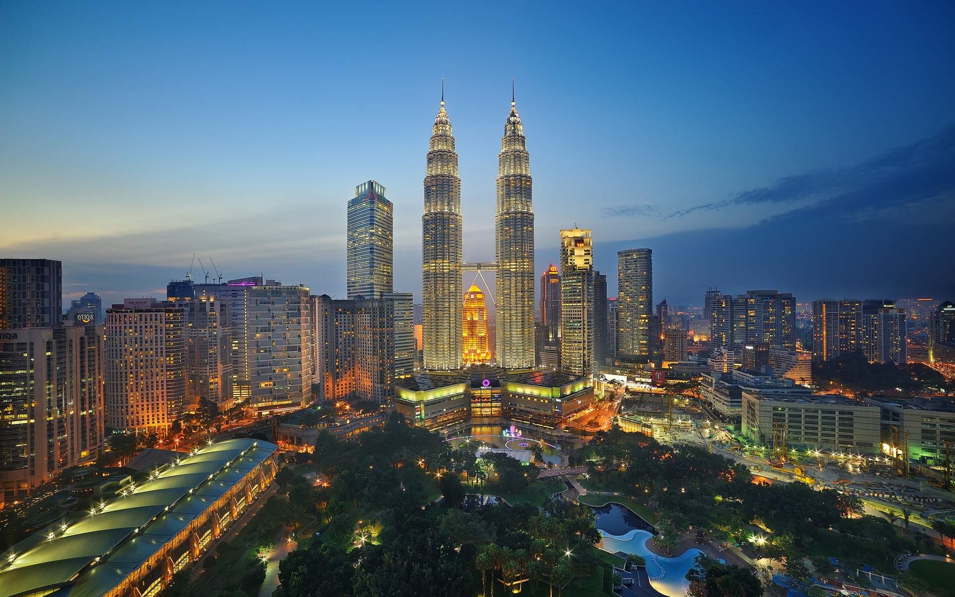 Petronas Twin Towers Kuala Lumpur Wallpapers HD Download