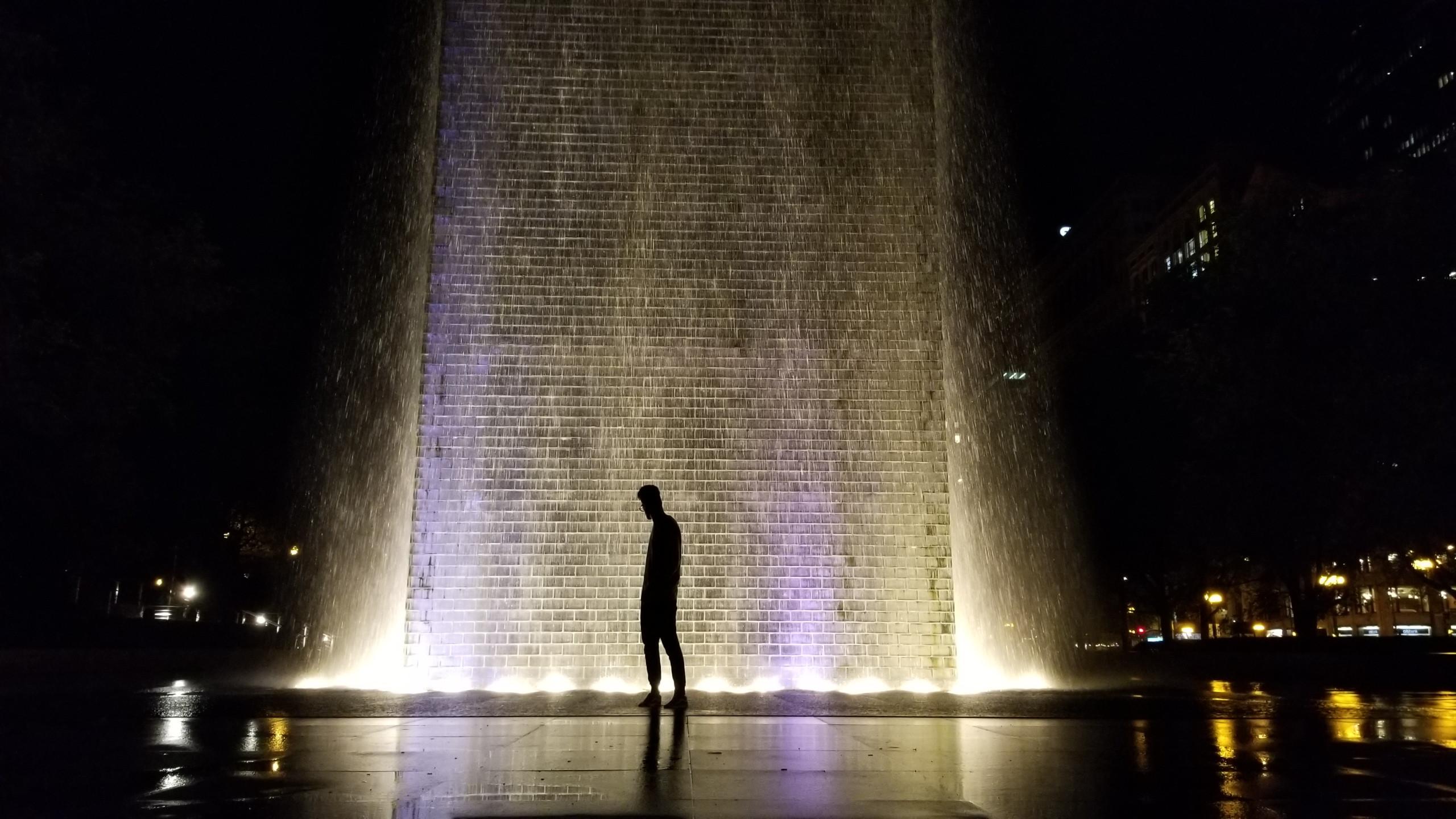 Friends and I went to millennium Park last night to take pictures. I