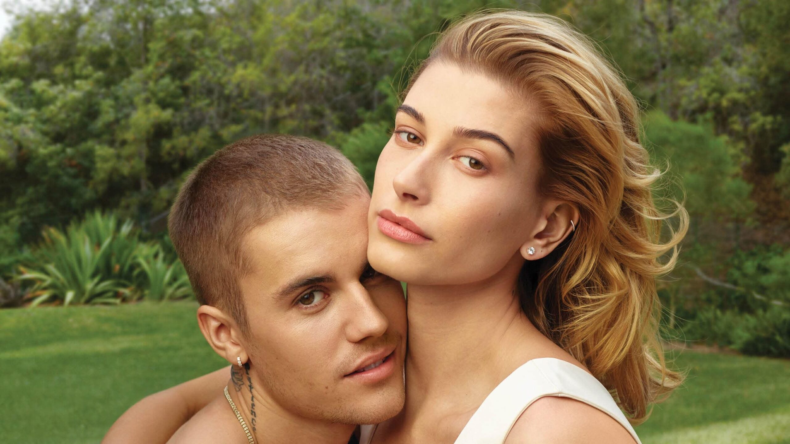 Hailey Bieber Fashion, News, Photos and Videos