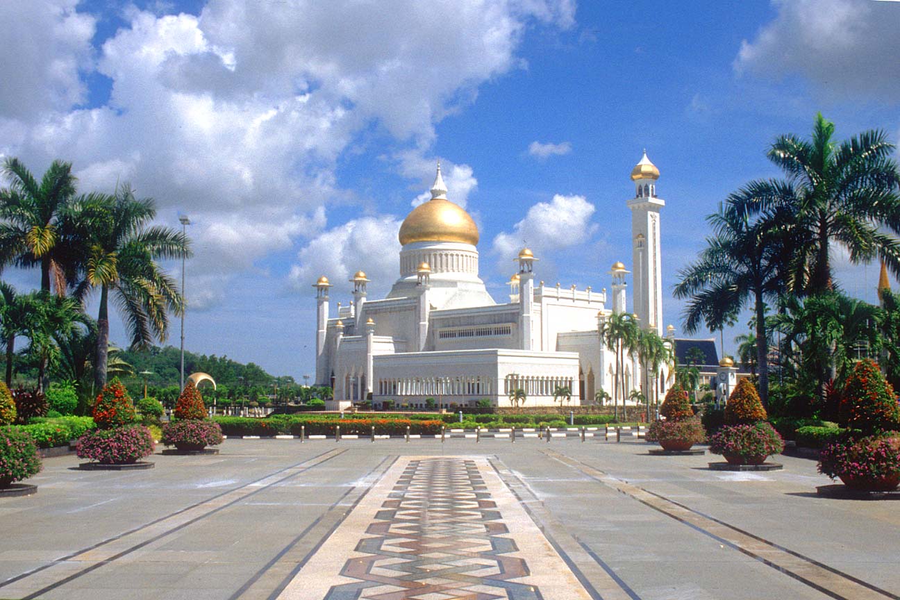 BWN Brunei Bandar Seri Begawan Omar Ali Saifuddien Mosque b