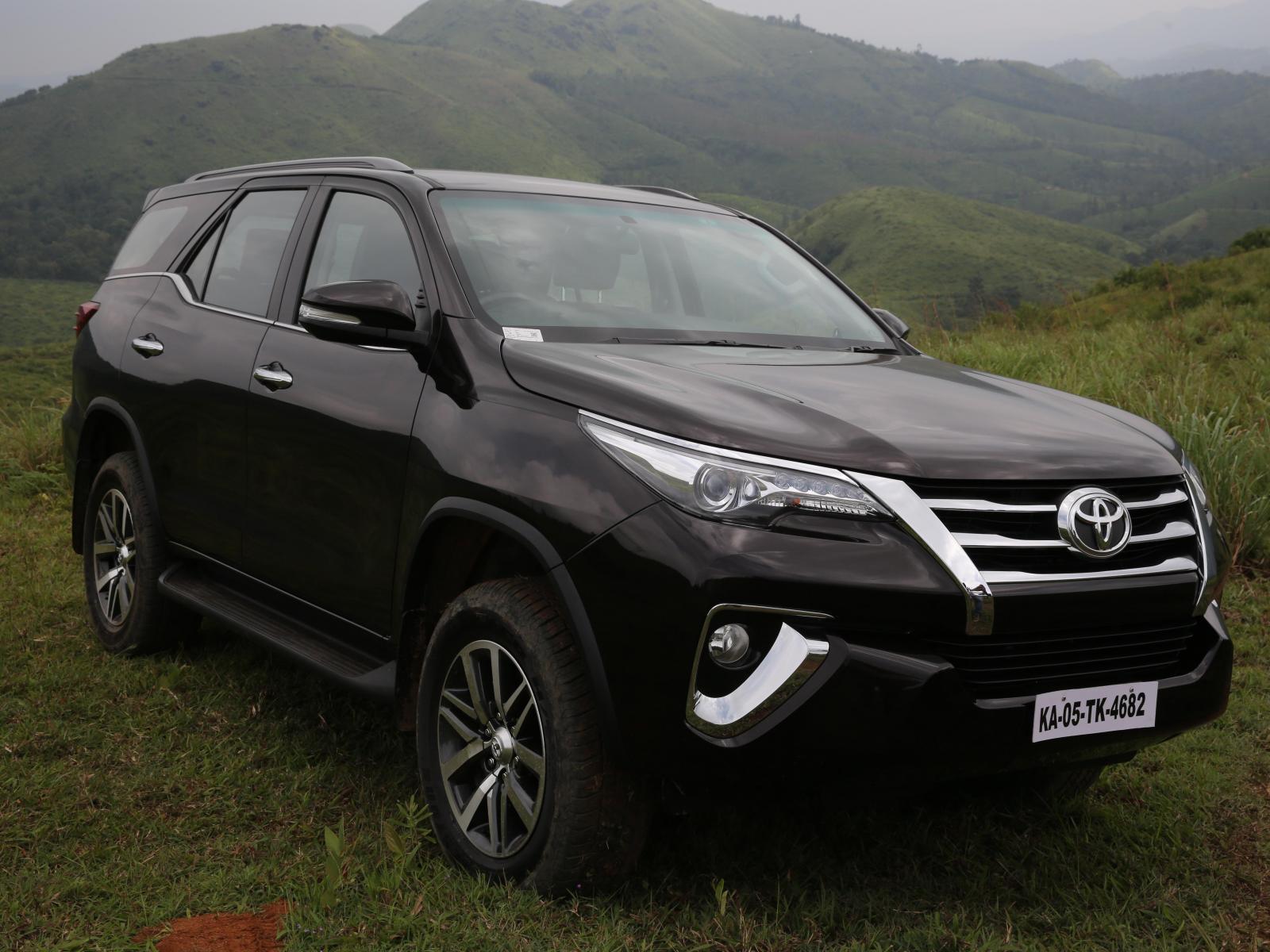 Toyota Fortuner wallpapers, free download