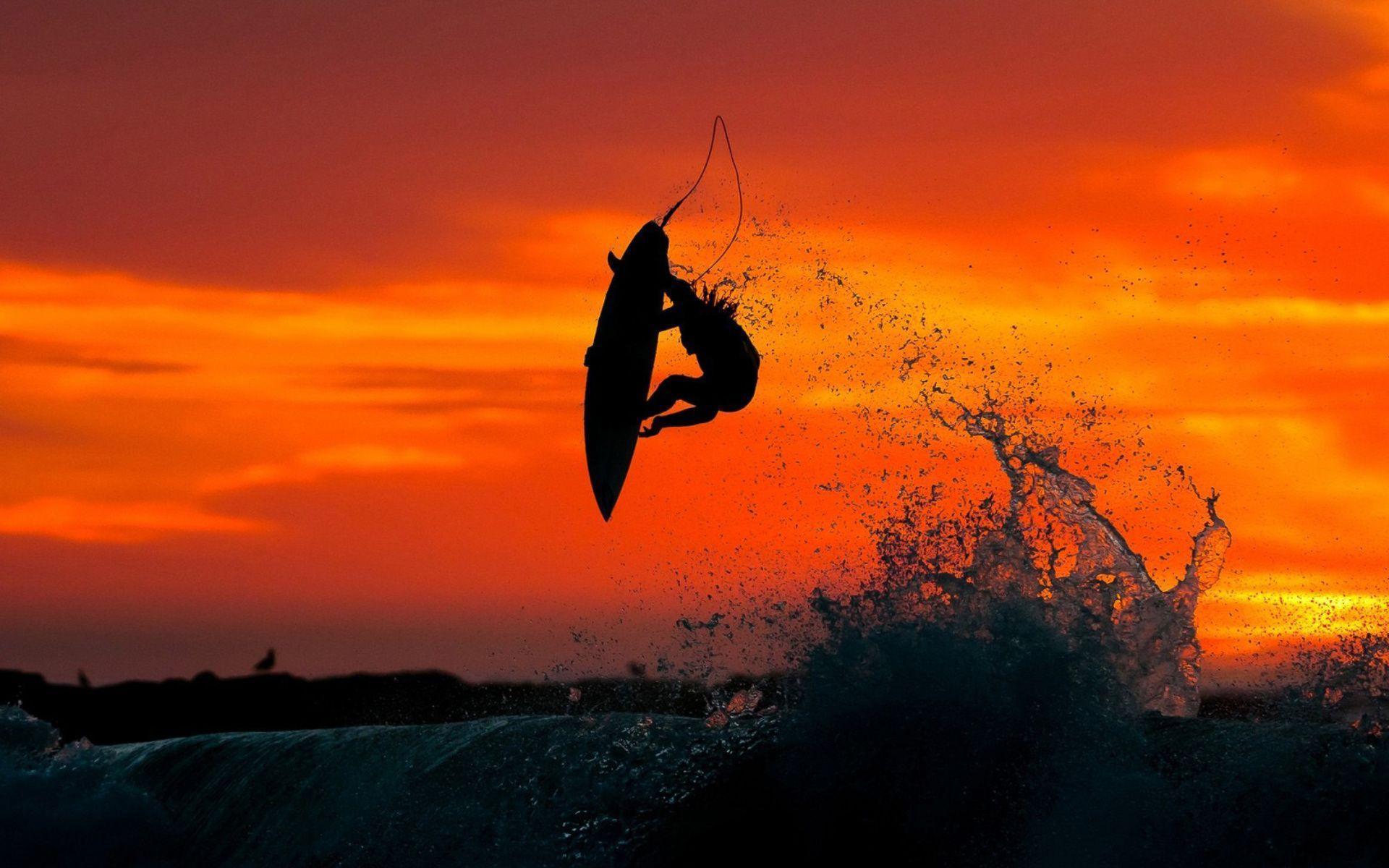 Surfing Wallpapers : sports Wallpapers