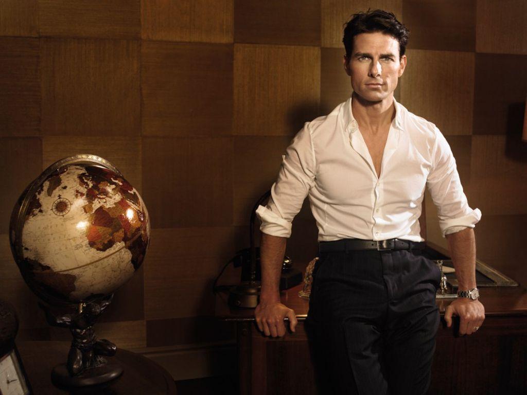 Tom Cruise Portrait With Globe Wallpapers 1024×768