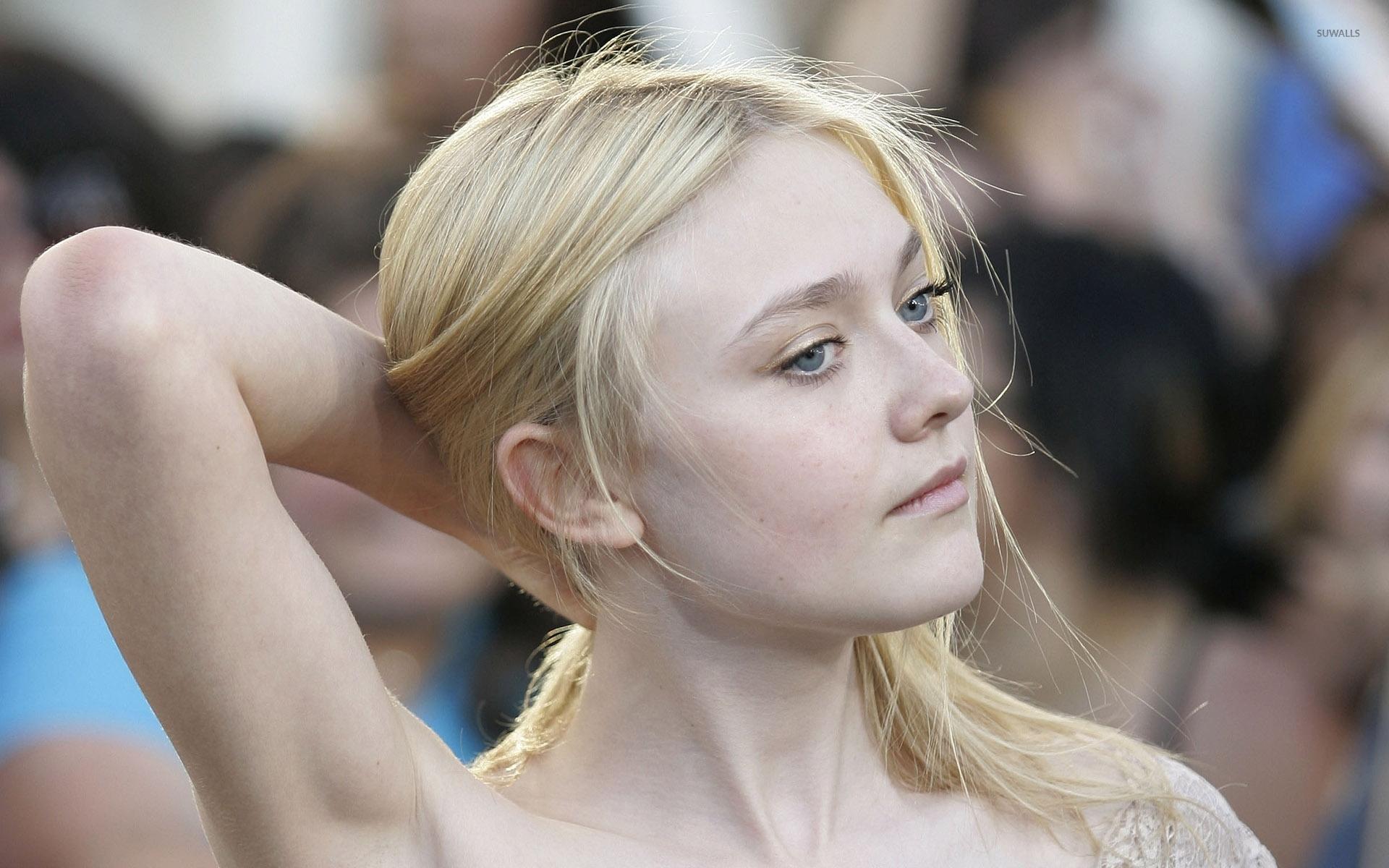 Dakota Fanning Wallpapers 0.85 Mb