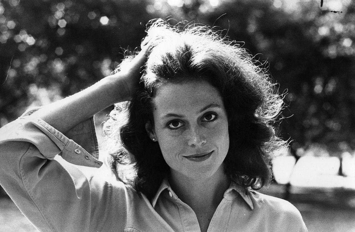 Image For > Sigourney Weaver Model