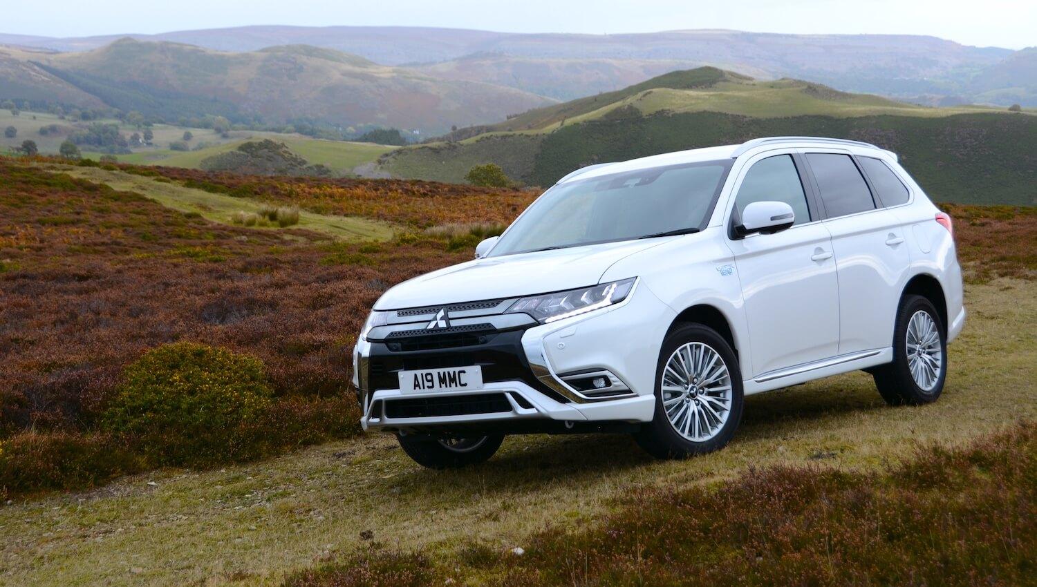 Mitsubishi Outlander PHEV 4WD 2019 Review