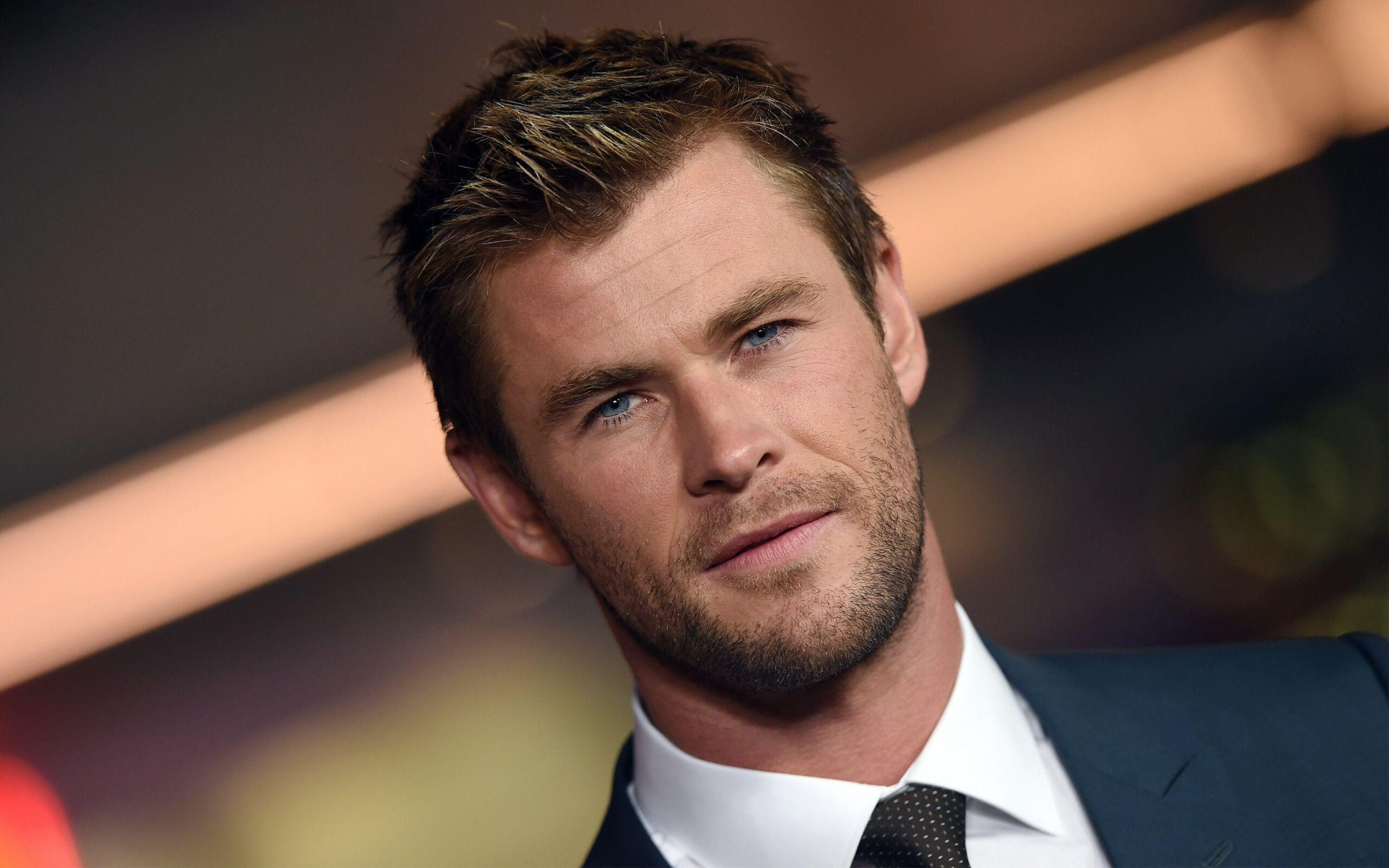 Chris Hemsworth Wallpapers