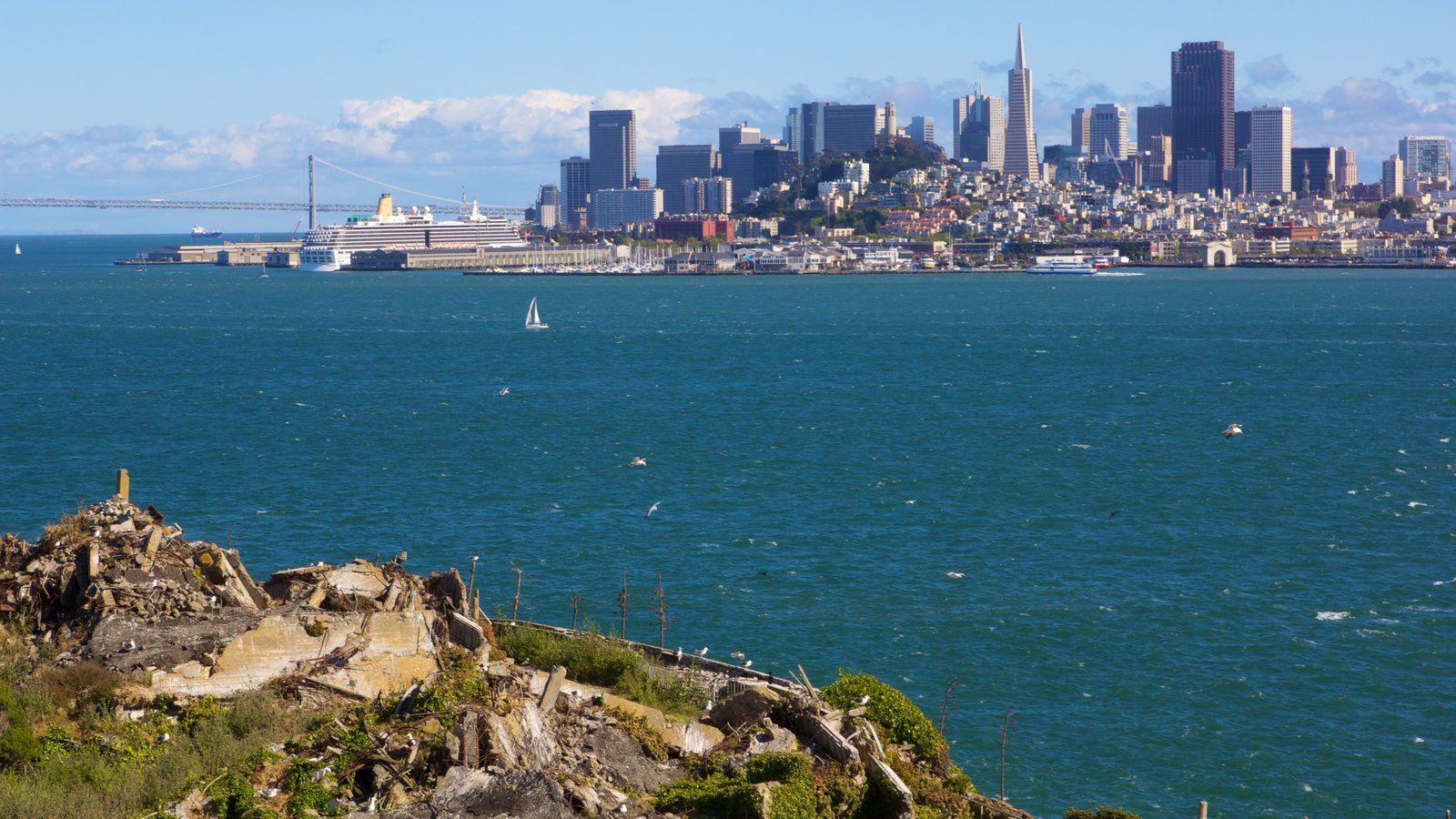 Landscape Pictures: View Image of Alcatraz Island