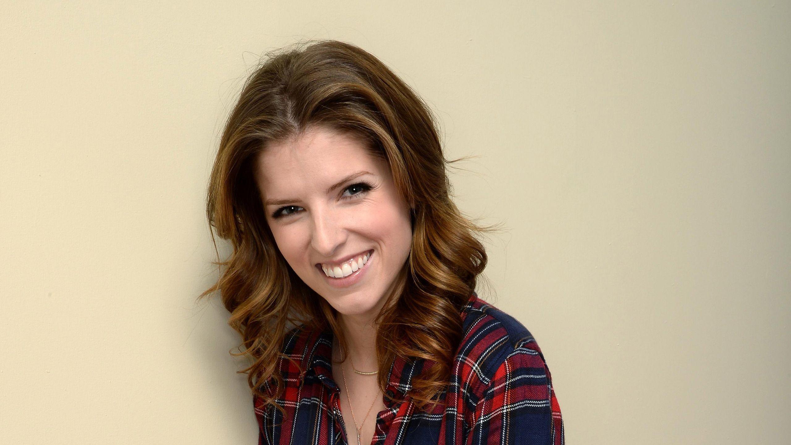 Anna Kendrick Wallpapers Image Photos Pictures Backgrounds