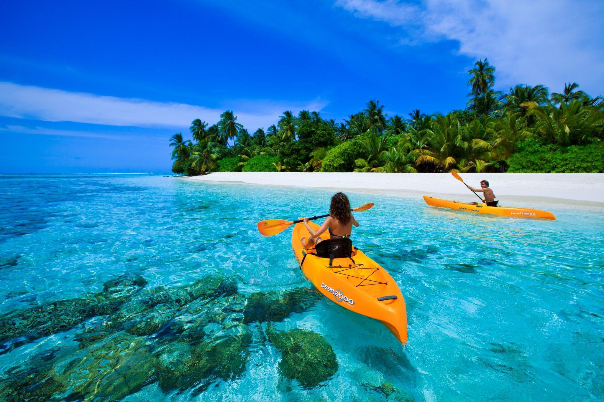Canoe On Blue Lagoon In Maldives HD desktop wallpapers : Widescreen