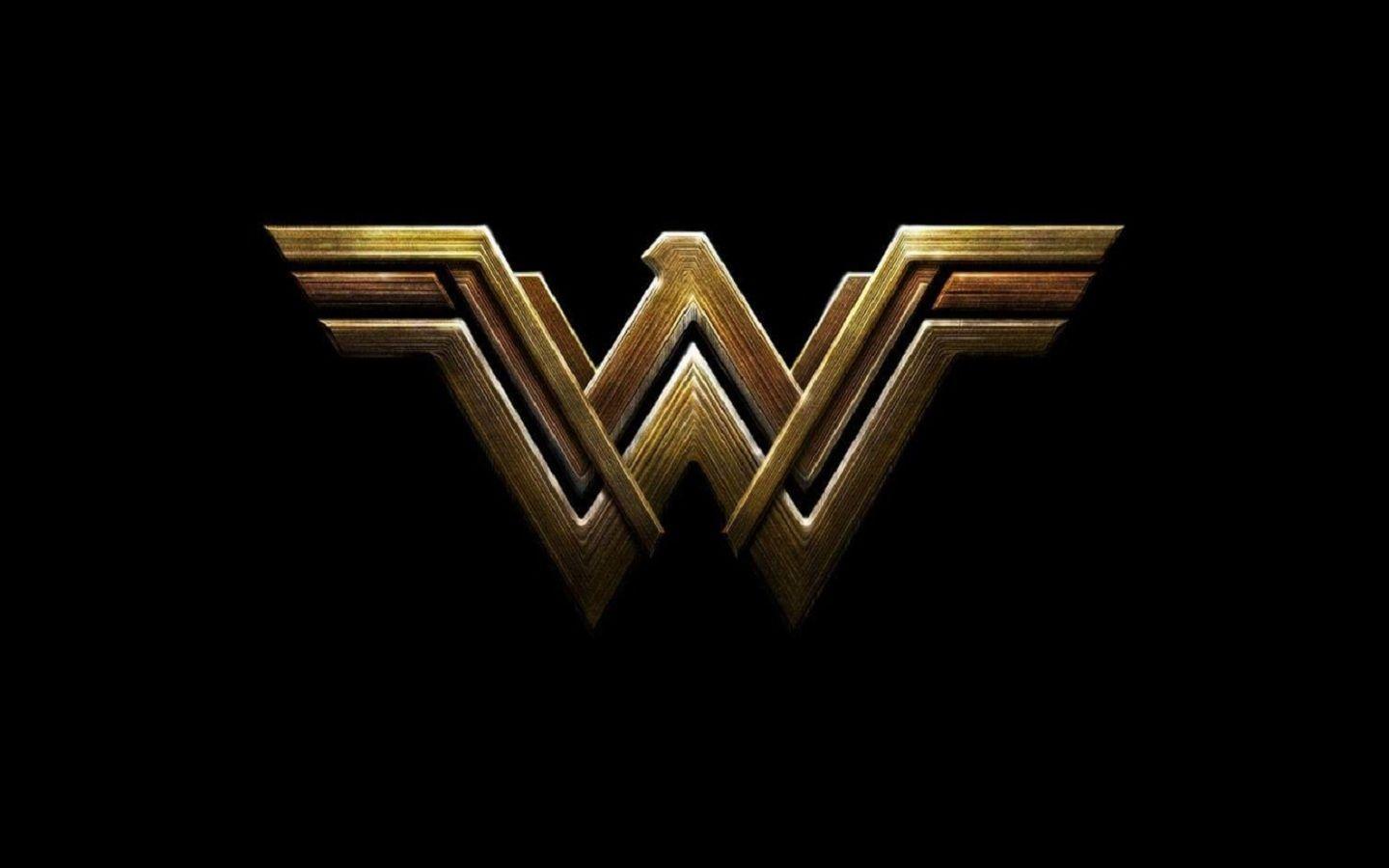 20 Wonder Woman HD Wallpapers