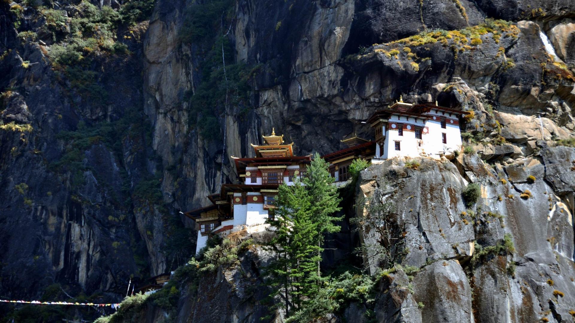 Thimphu 2N – Wangdue / Punakha 2N – Paro 3N