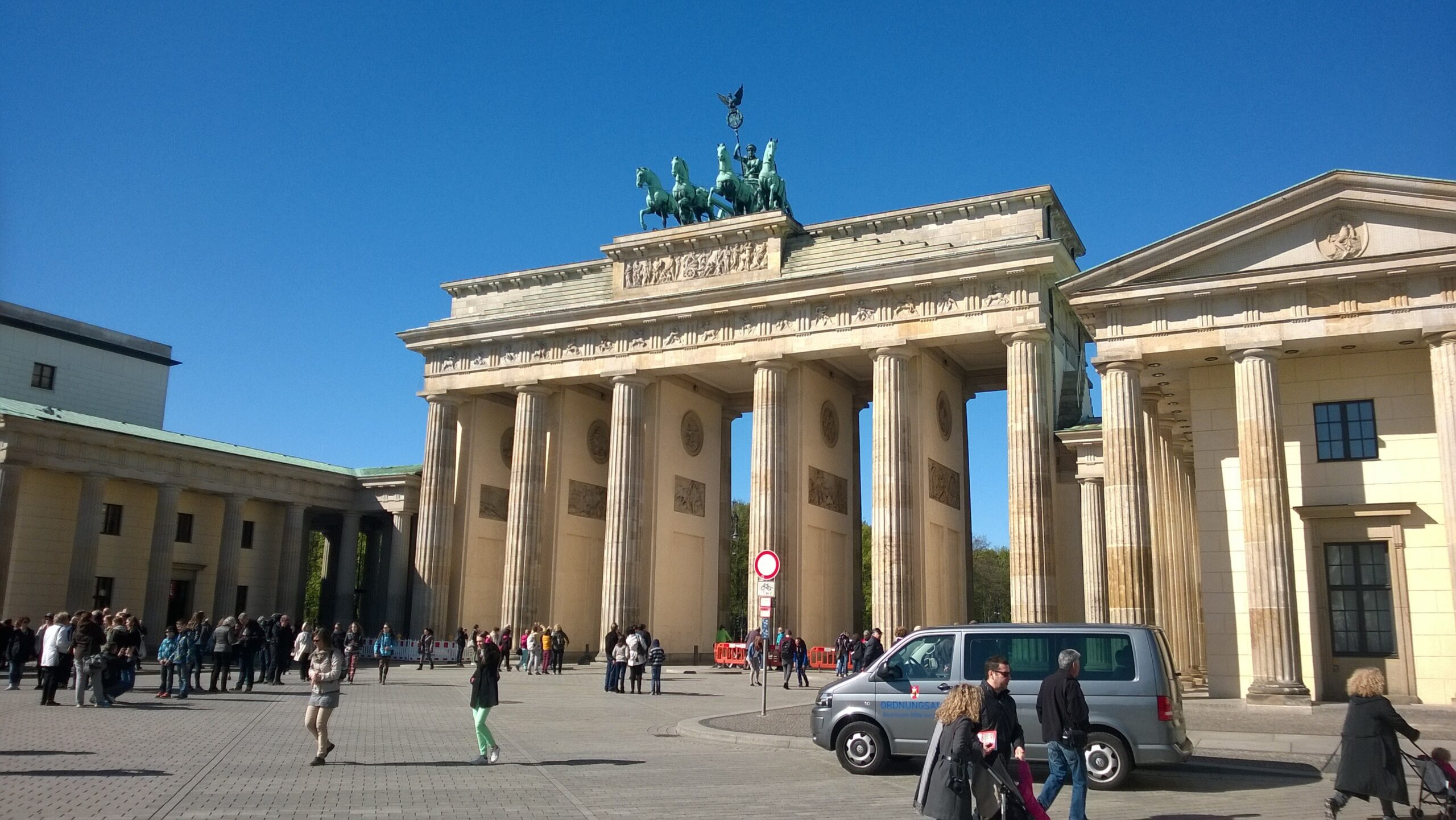 brandenburg gate in germany during daytime free image