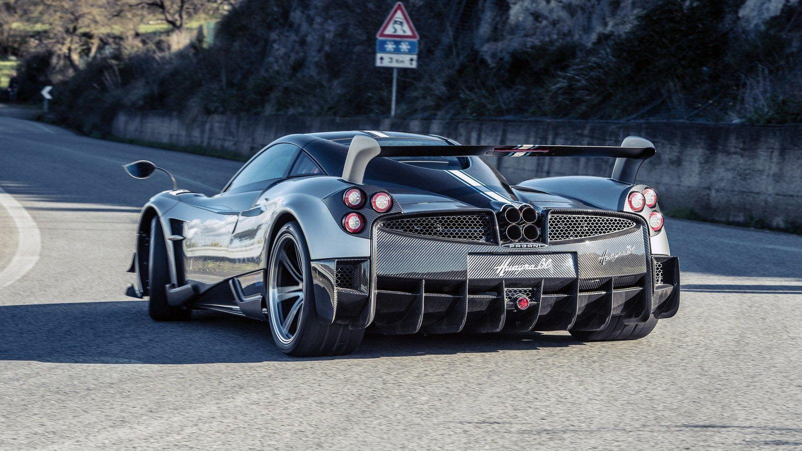 PAGANI HUAYRA Extreme Renderings