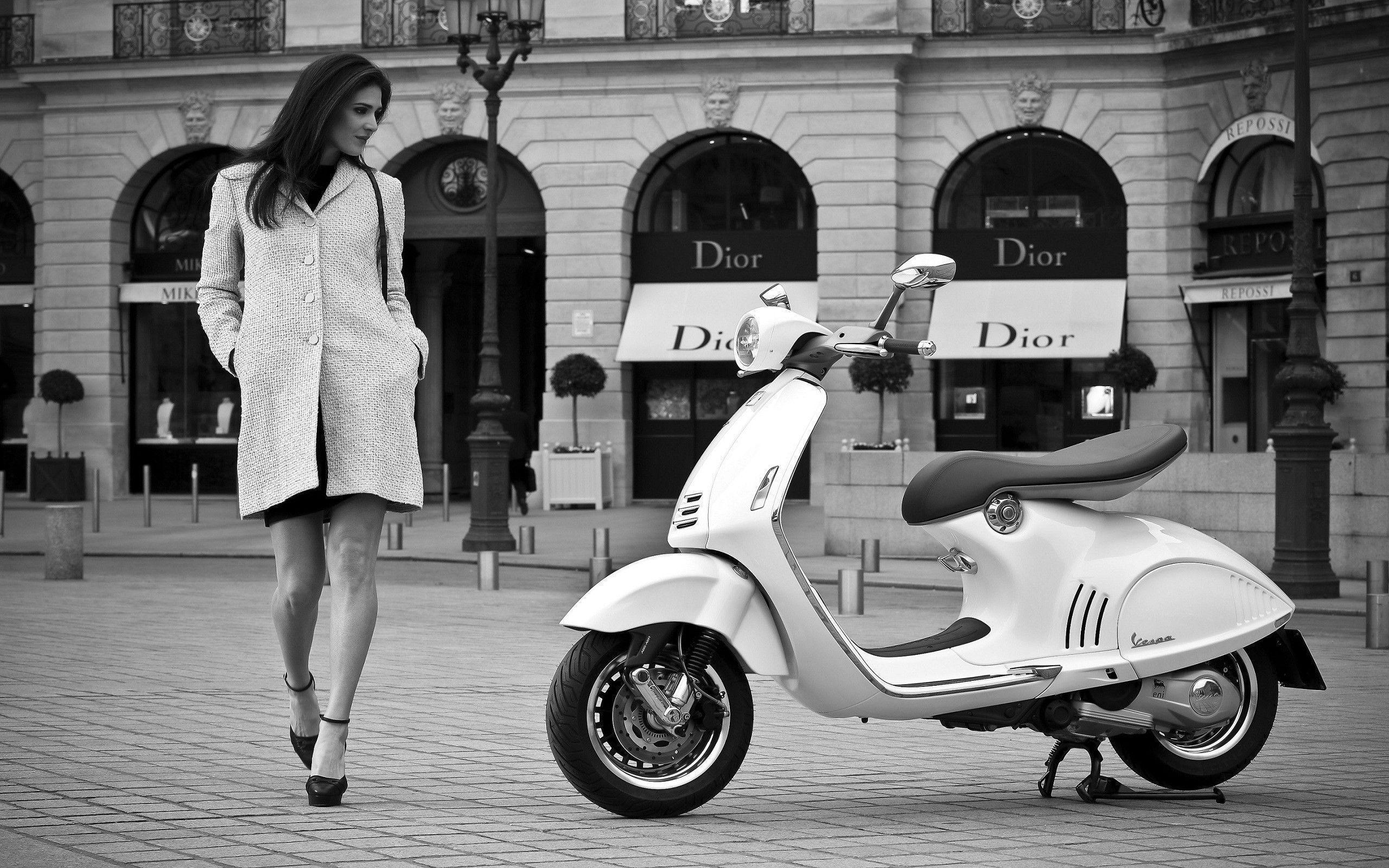 Vespa 946 Wallpapers HD : TimeDoll