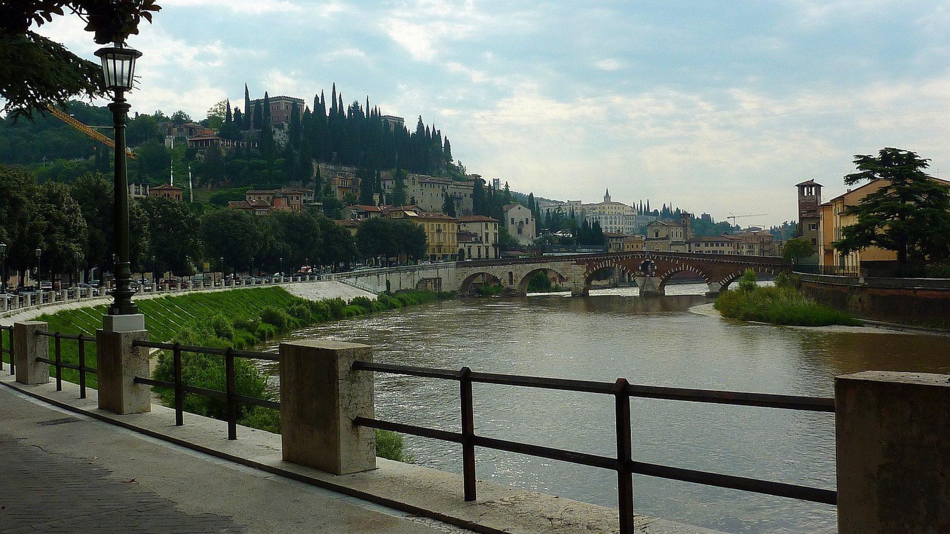 Pietra Tag wallpapers: Adige Ponte Italy Verona Pietra Animated