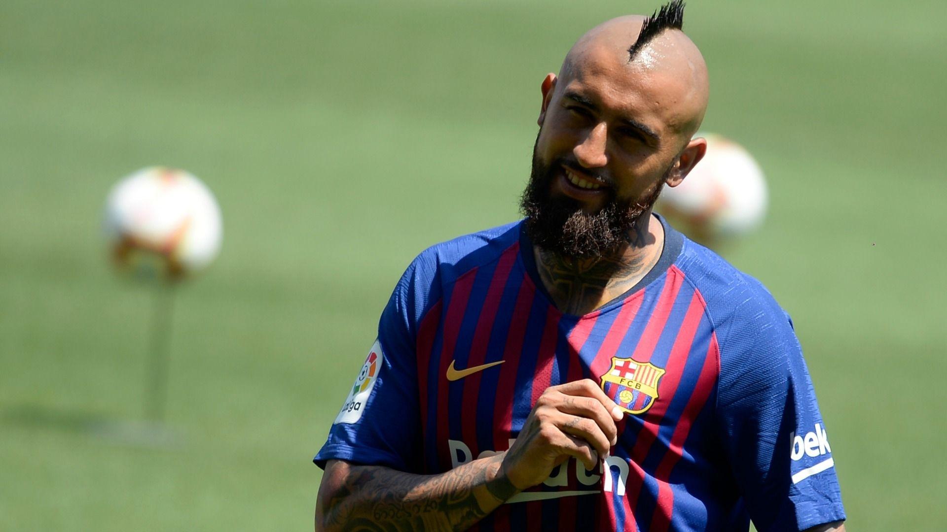 Download Barcelona, Arturo Vidal Wallpapers for Widescreen