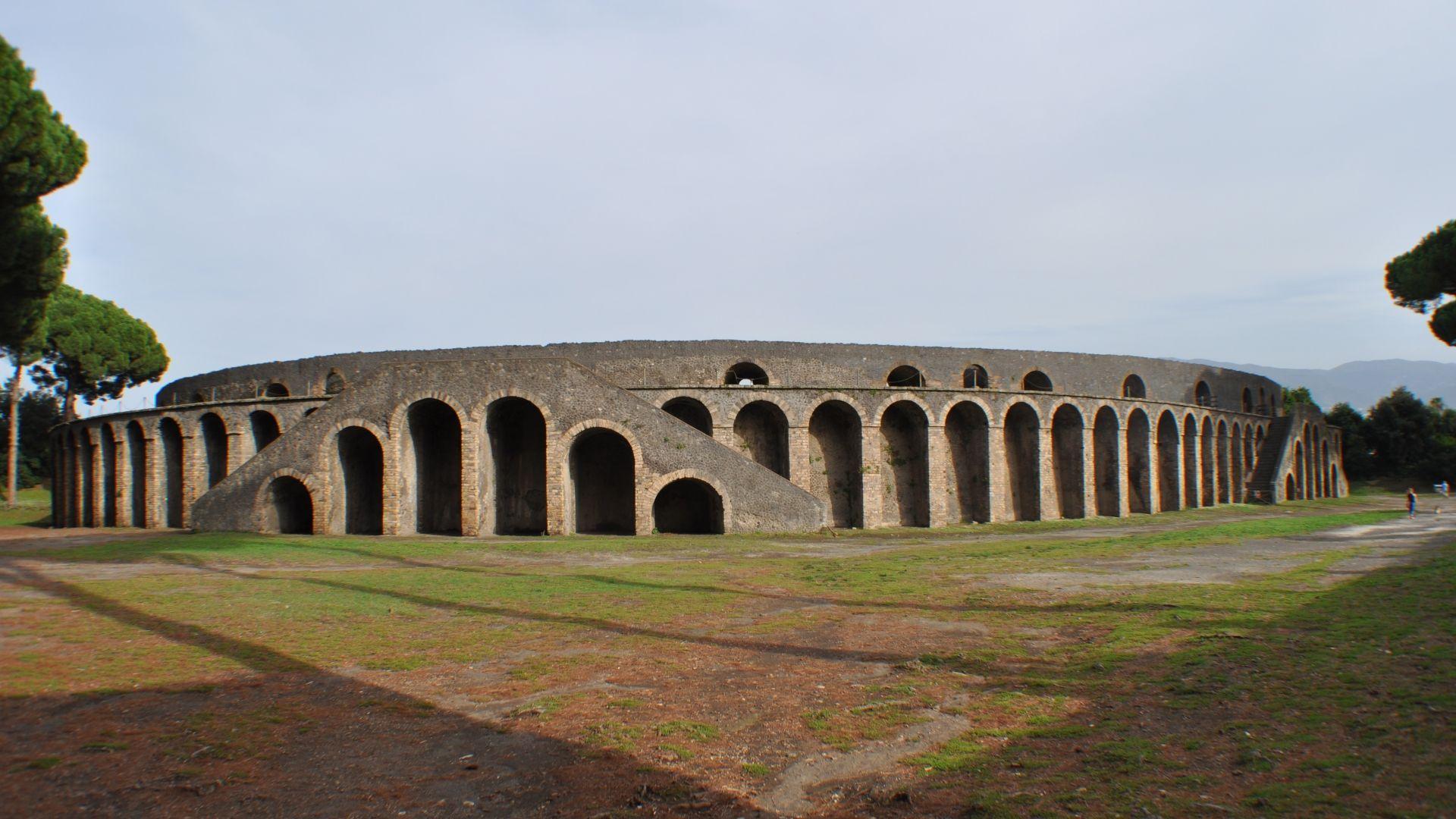 3 Amphitheatre Of Pompeii HD Wallpapers