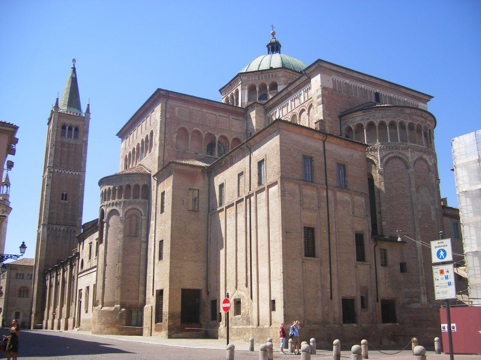 Cathedral in Parma, Italy wallpapers and image