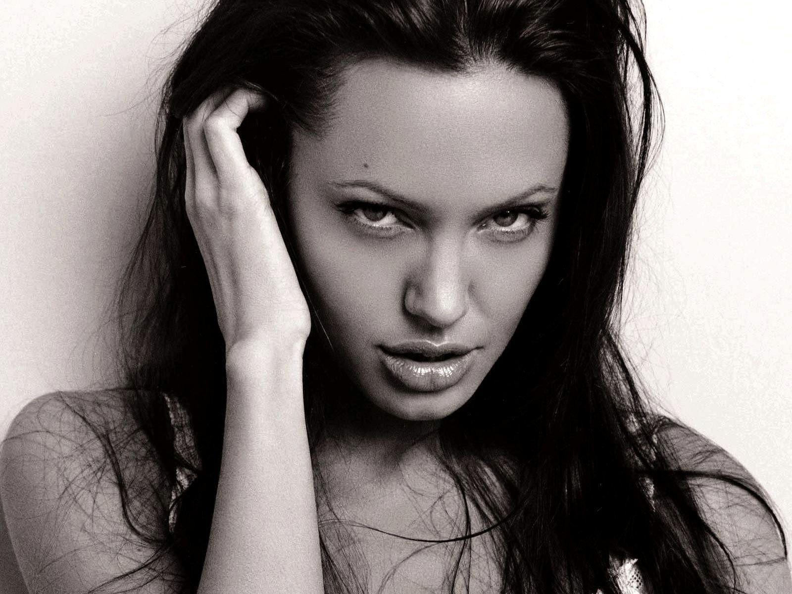 Angelina Jolie HD Picture