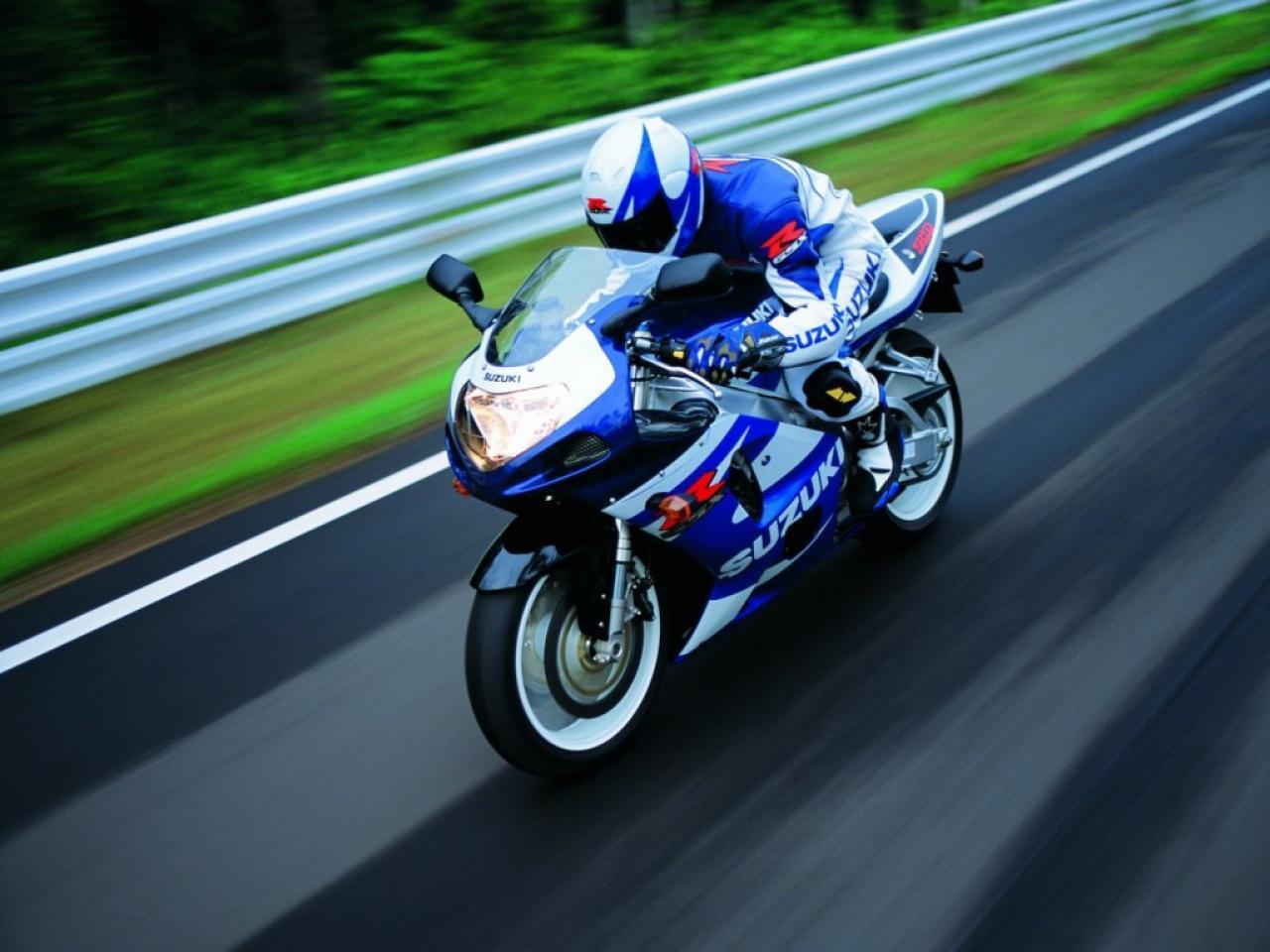 Suzuki Gsxr Wallpapers 7032 Hd Wallpapers in Bikes