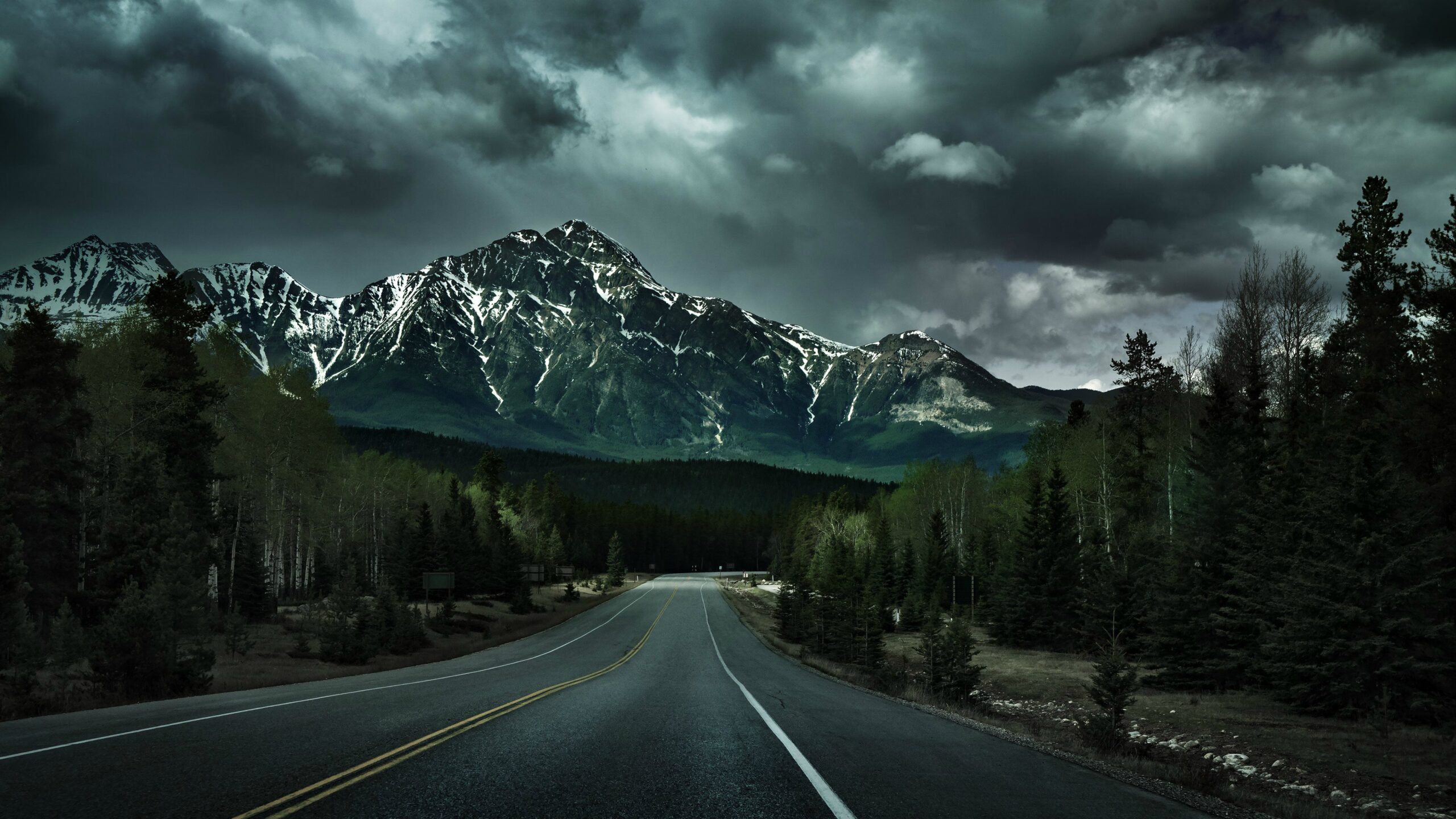 Surrealistic Canadian Rockies [3840 x 2160] : wallpapers