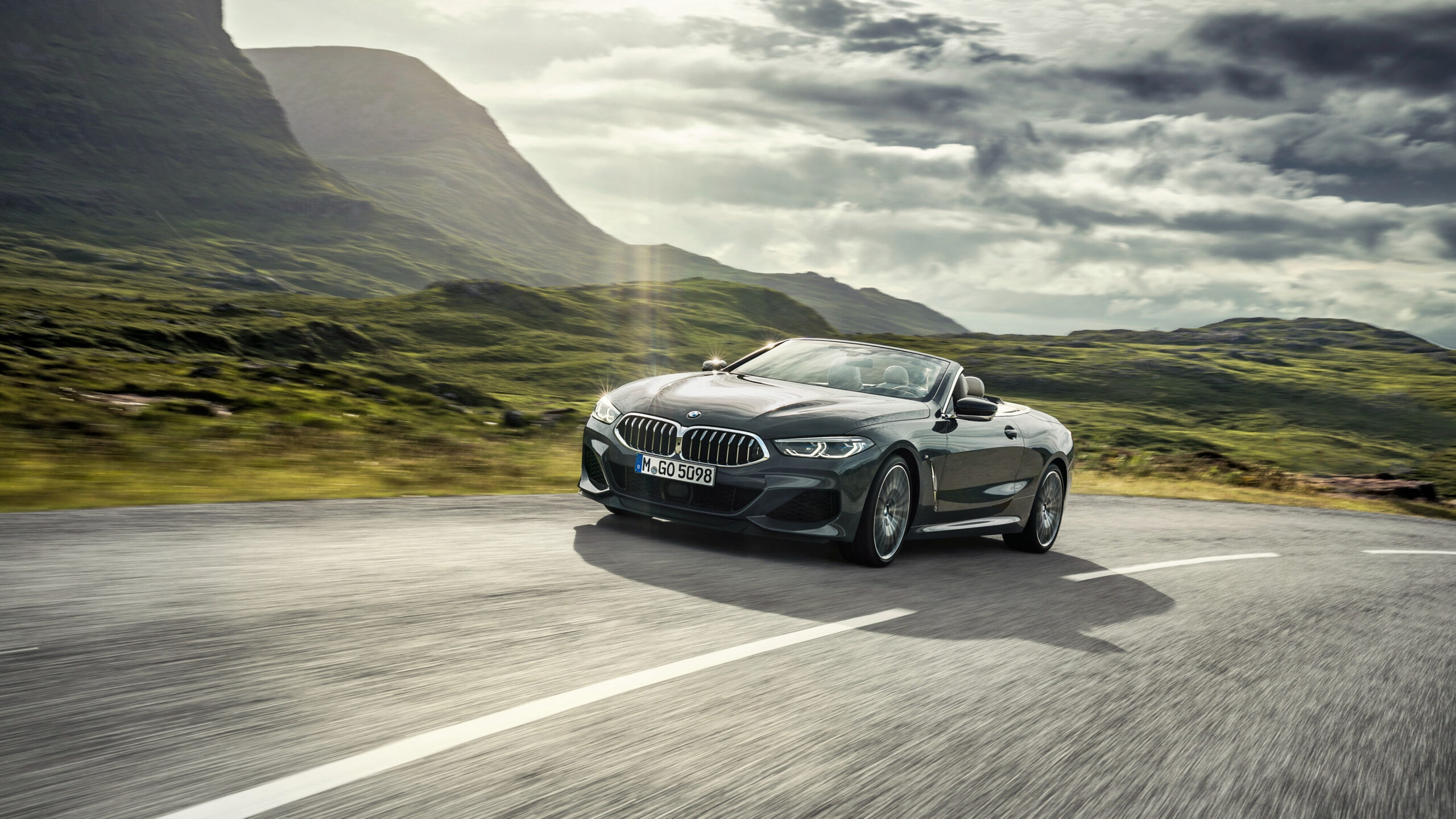 Download wallpaper: BMW 8 Series Convertible