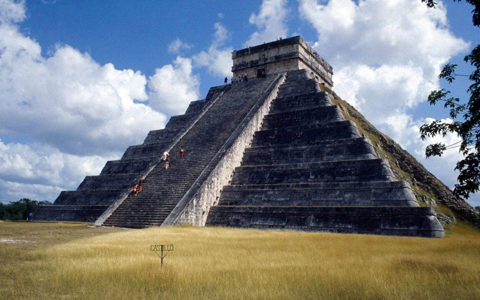 wallpaper: Chichen Itza, Yucatan, Mexico