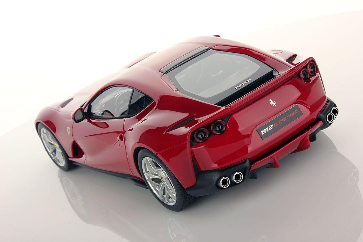 Ferrari 812 Superfast 1:18