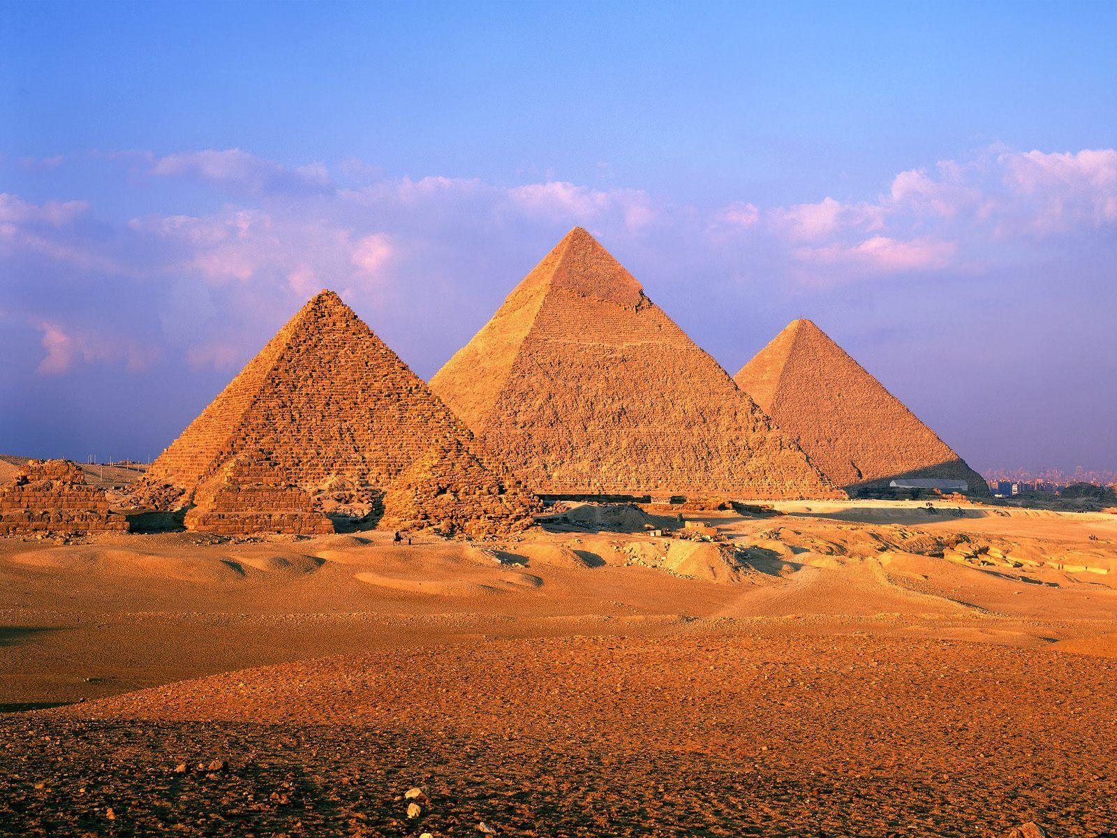 Pyramids of Giza Egypt Wallpapers