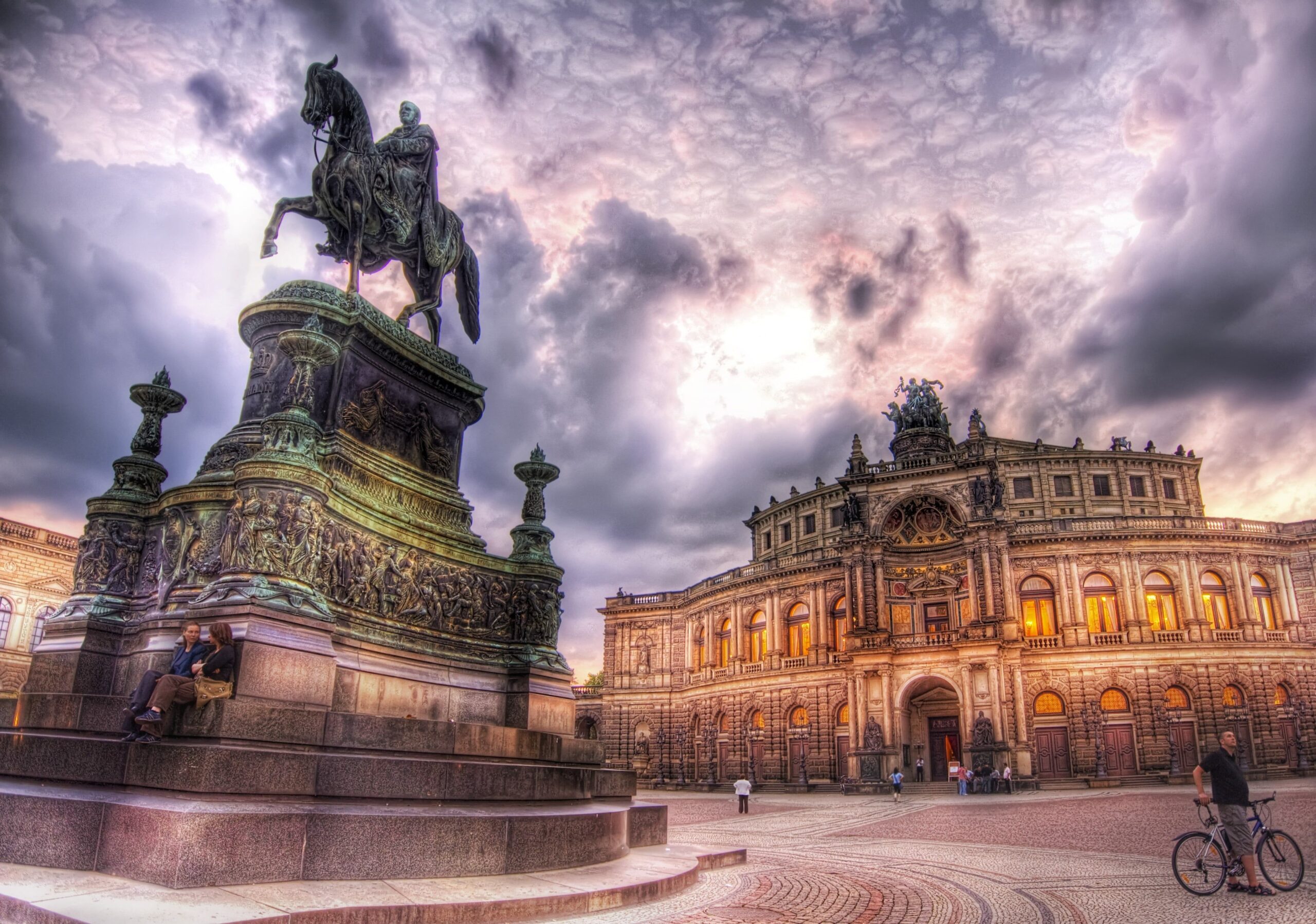 Man riding horse statue beside palace, dresden HD wallpapers