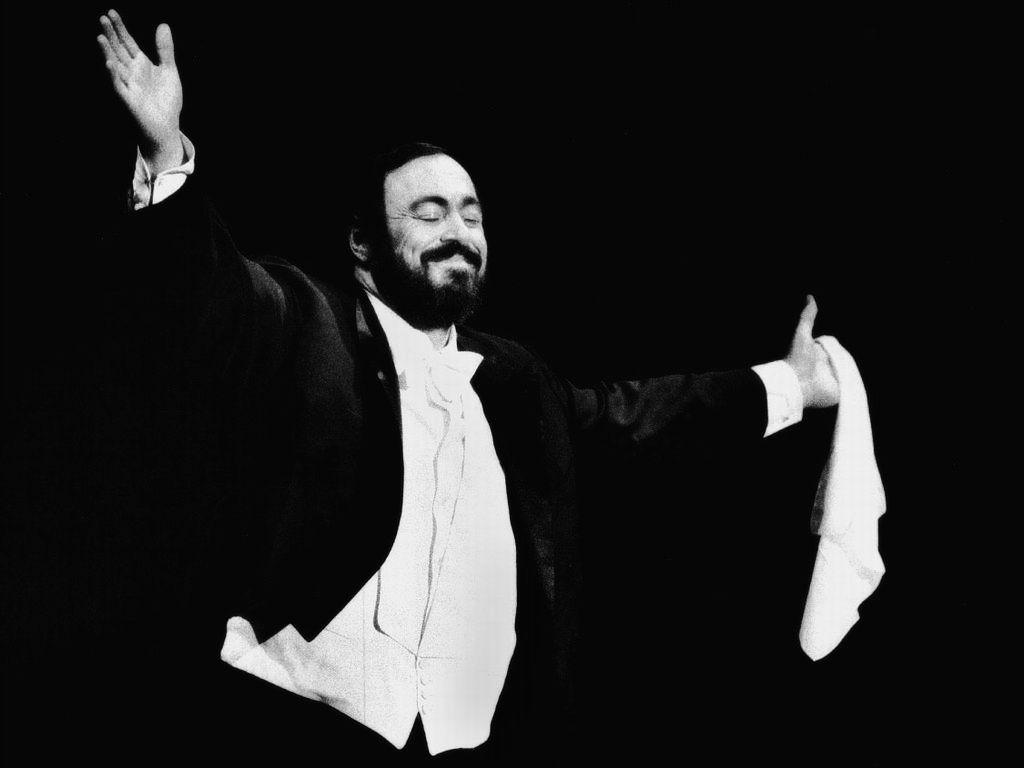 Music Wallpaper: Luciano Pavarotti