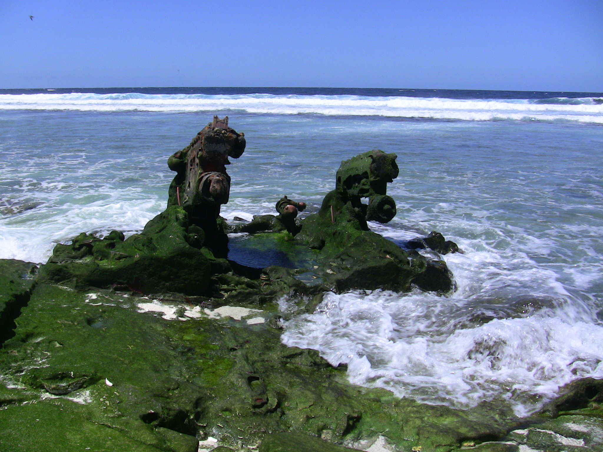 File:Baker Island wreck