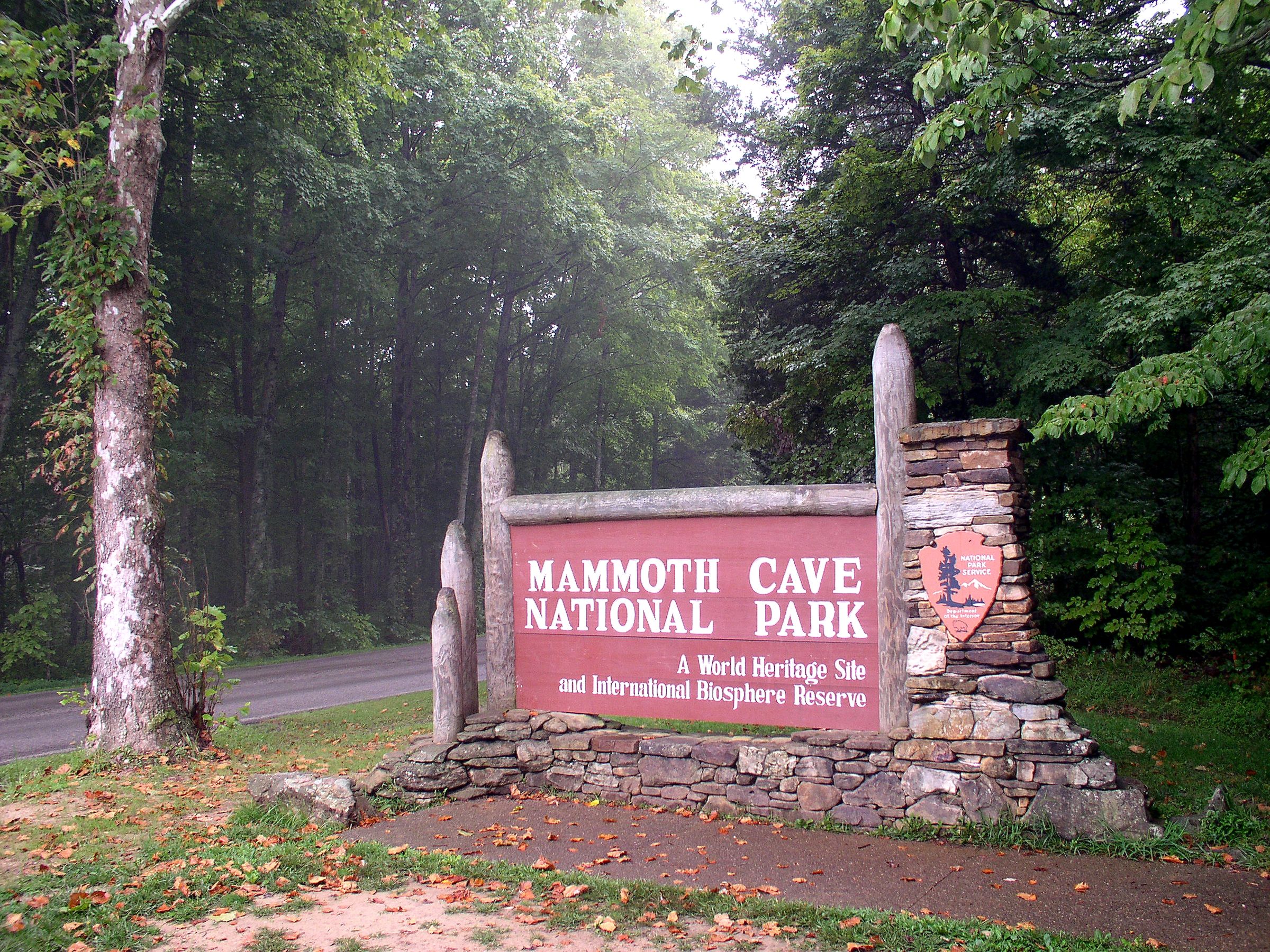 File:Mammoth Cave National Park PARKENTR