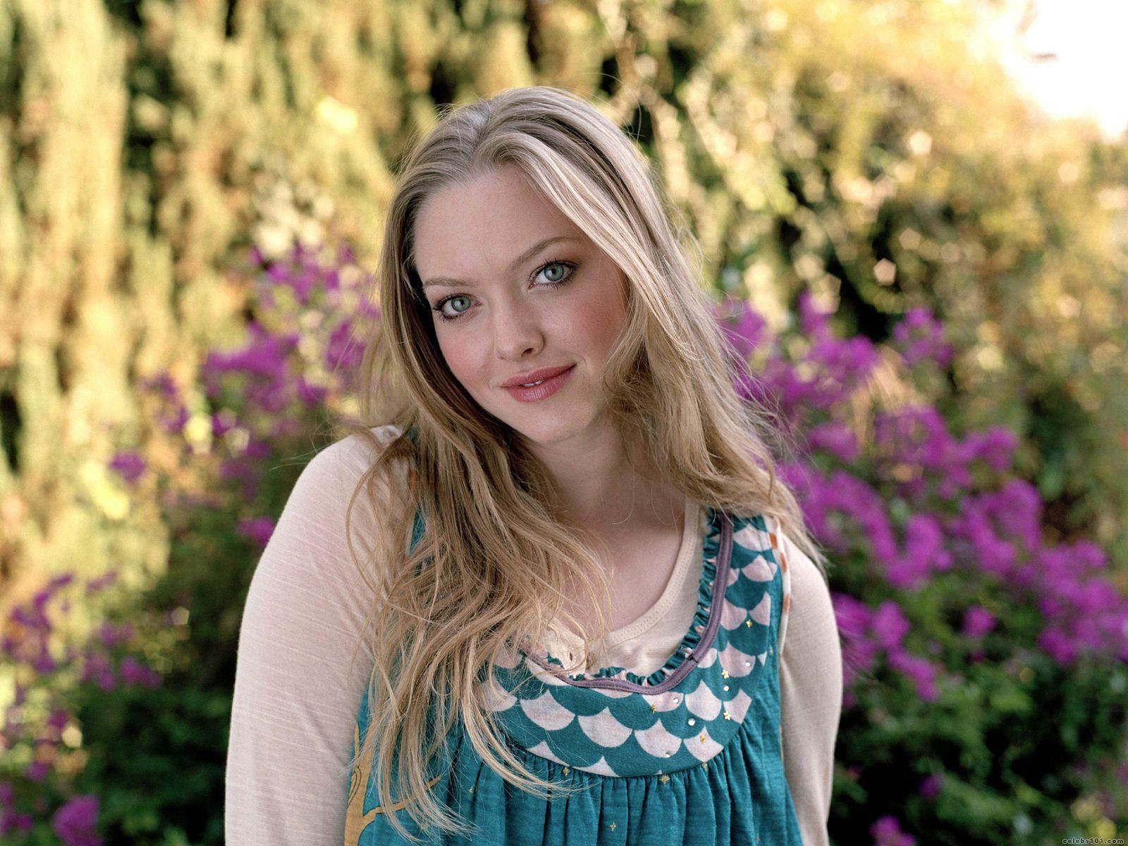 Amanda Seyfried Wallpapers