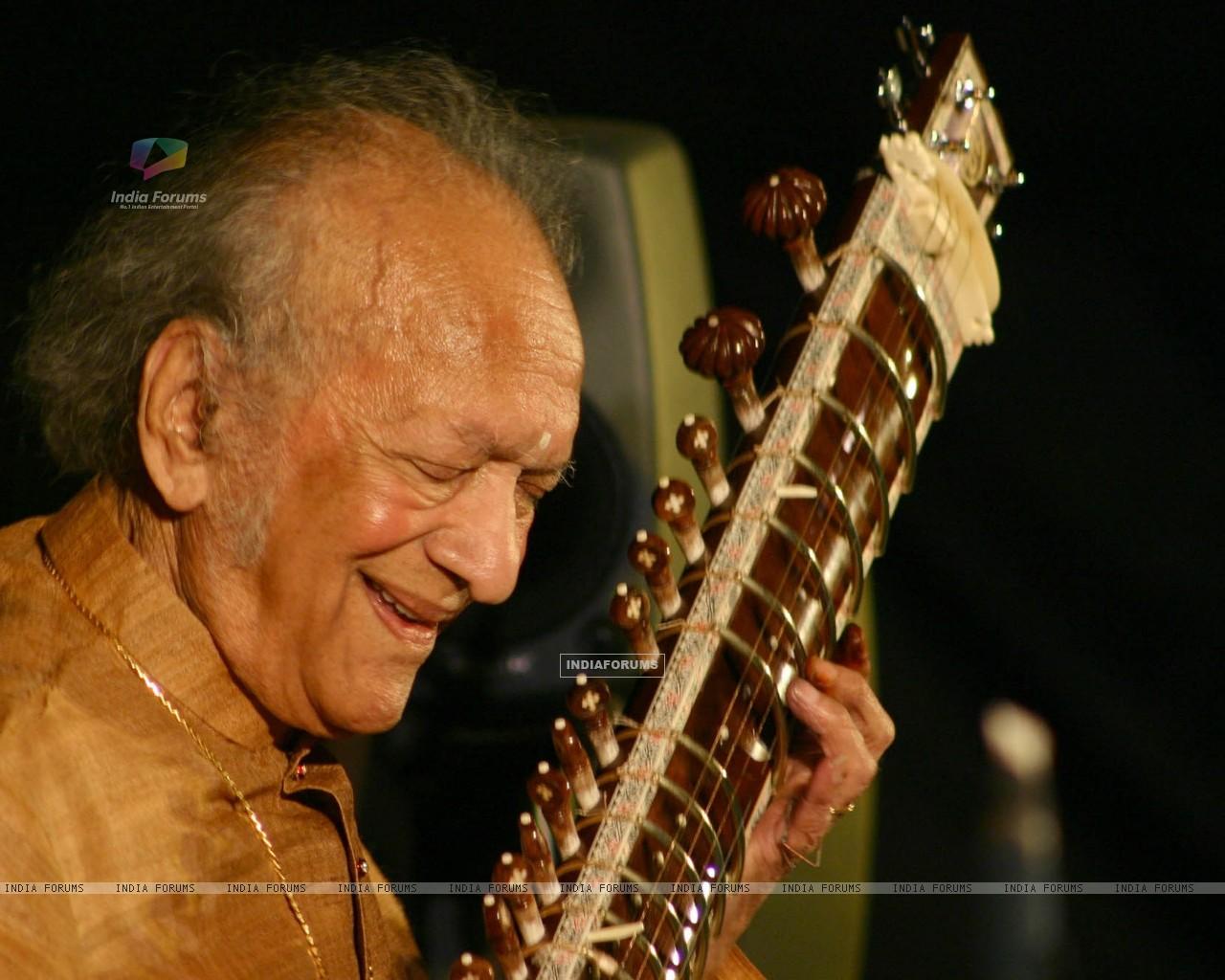 Ravi Shankar : Sitar player Pt Ravi Shankar at the concert ””Music