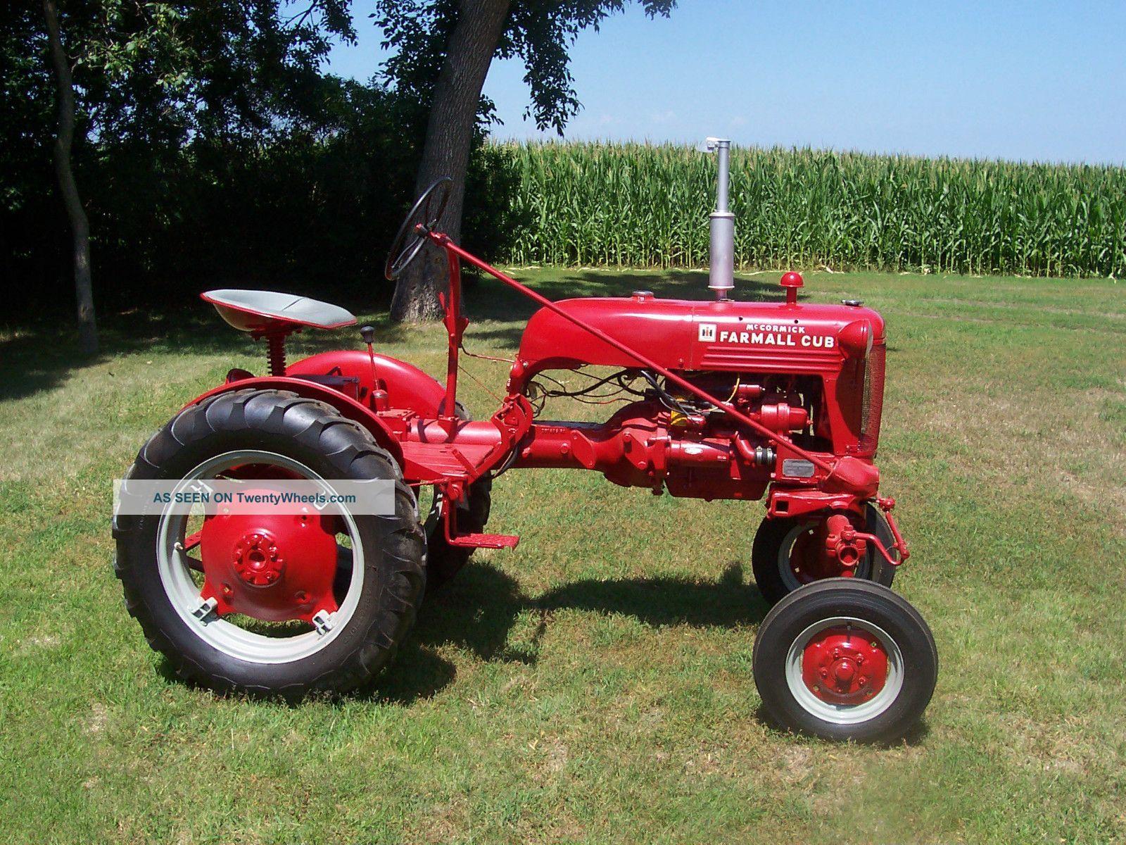 Farmall Mccormick Antique 1944 Tractor